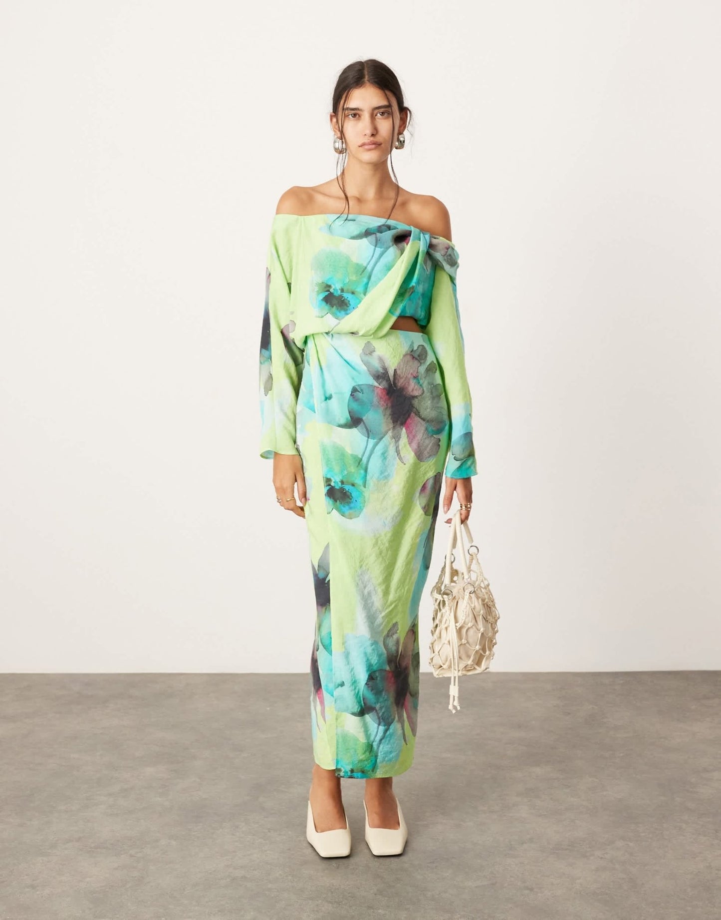 ASOS EDITION twist off shoulder maxi dress with cut out detail in large floral print - ASOS Sample Sale EU Store