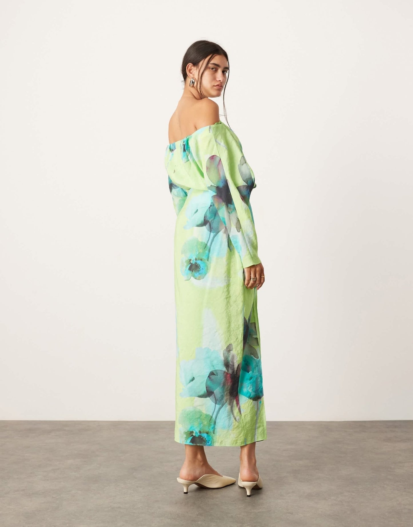 ASOS EDITION twist off shoulder maxi dress with cut out detail in large floral print - ASOS Sample Sale EU Store