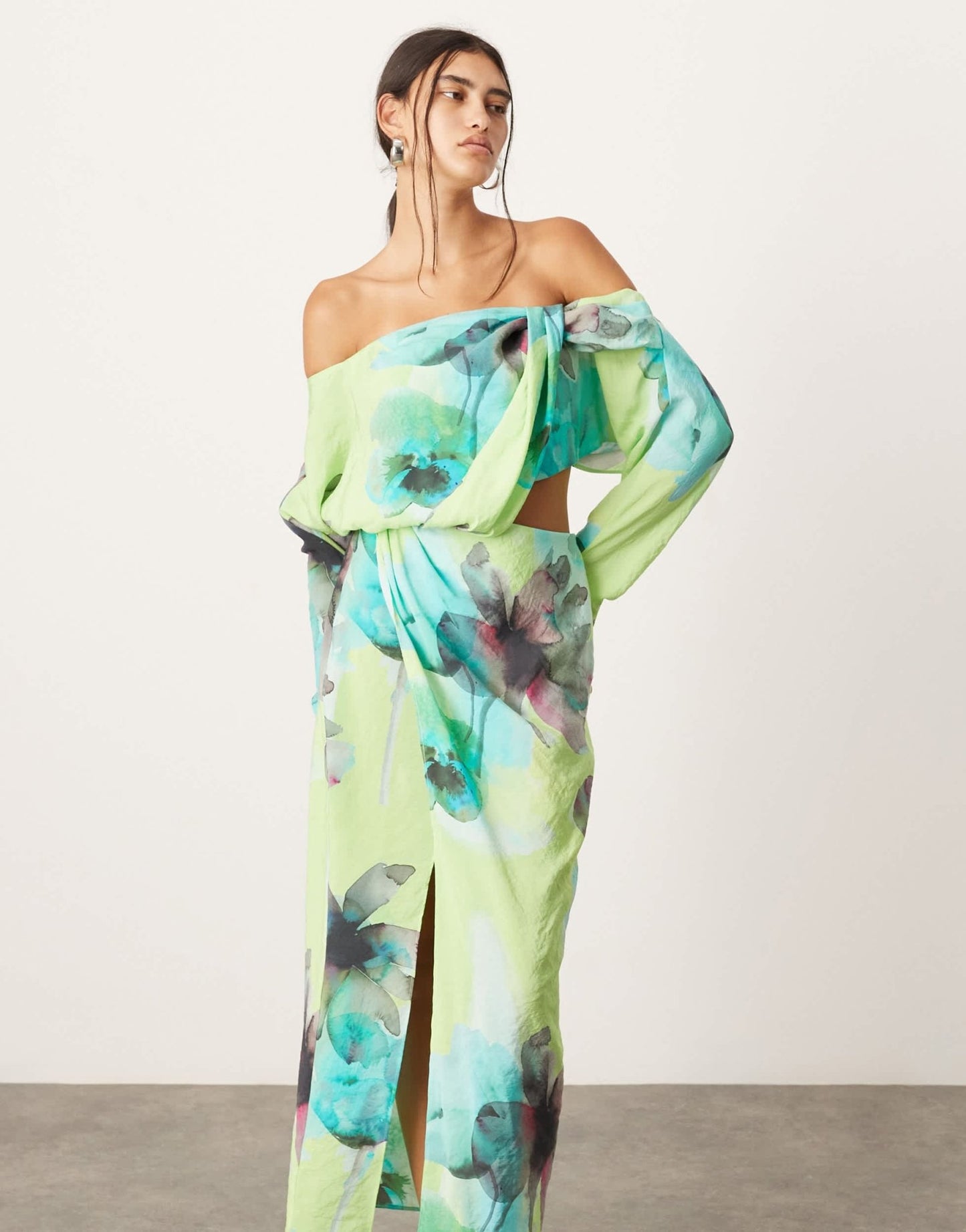ASOS EDITION twist off shoulder maxi dress with cut out detail in large floral print - ASOS Sample Sale EU Store
