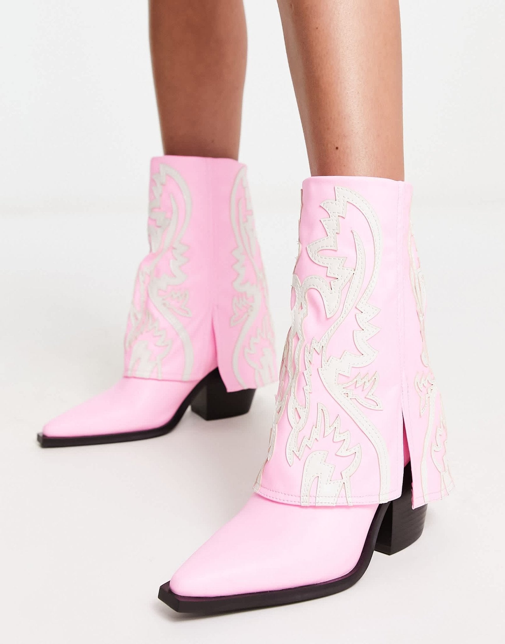 Azalea Wang Annabelle foldover western boot in pink - ASOS Sample Sale EU Store