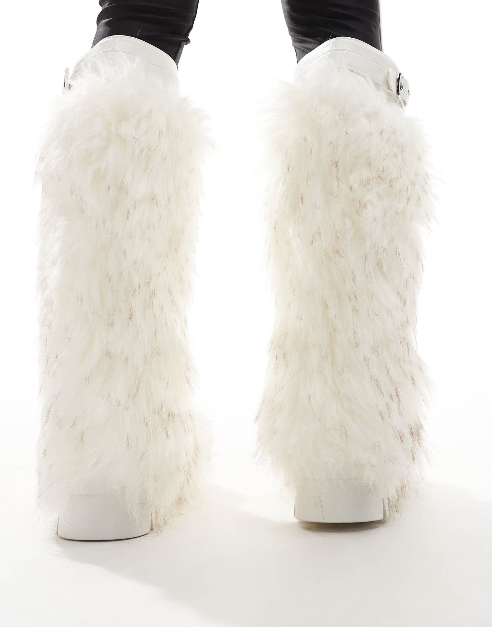 Azalea Wang Tommie fluffy knee boots in white - ASOS Sample Sale EU Store
