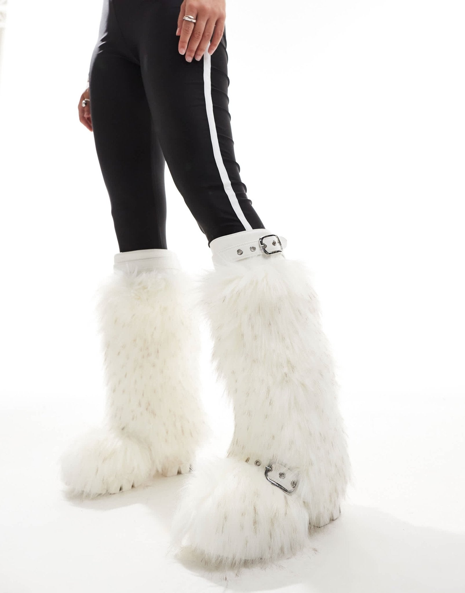 Azalea Wang Tommie fluffy knee boots in white - ASOS Sample Sale EU Store