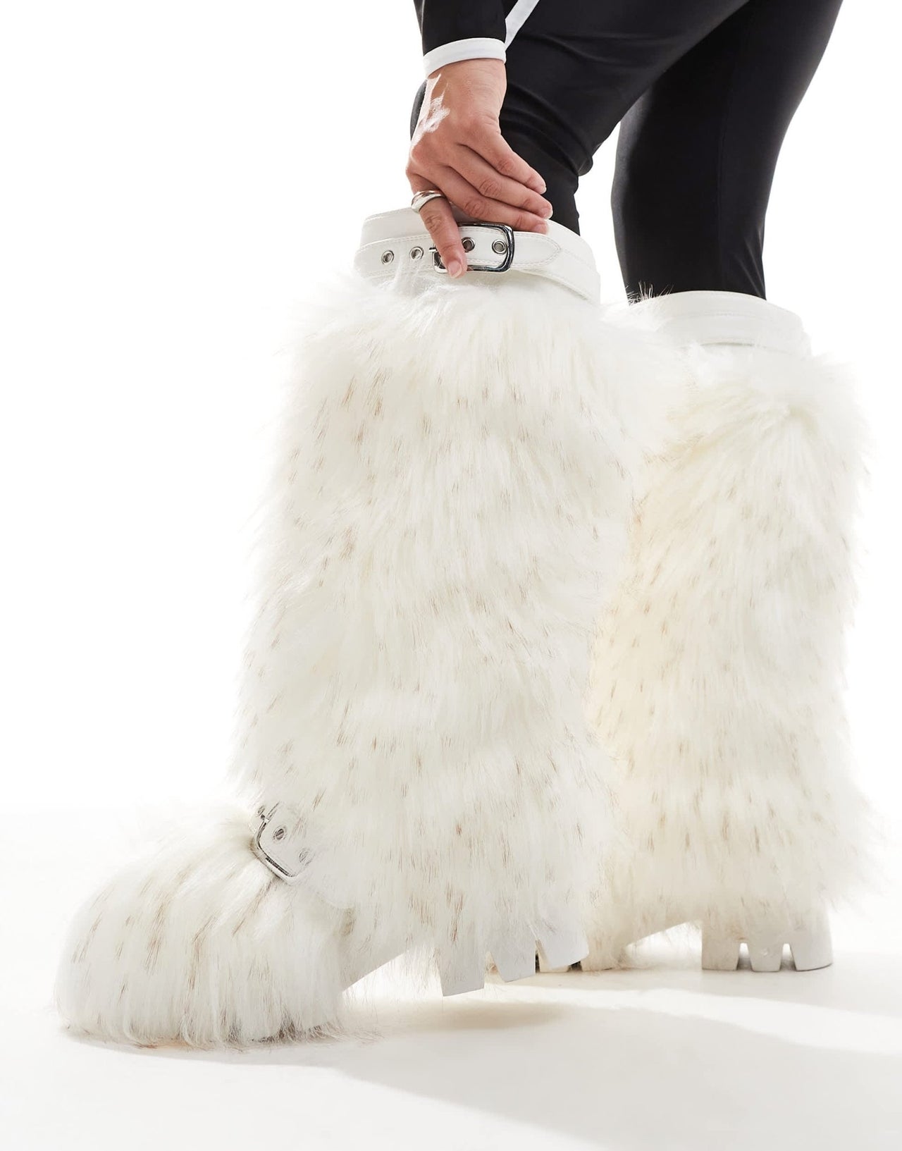 Azalea Wang Tommie fluffy knee boots in white - ASOS Sample Sale EU Store