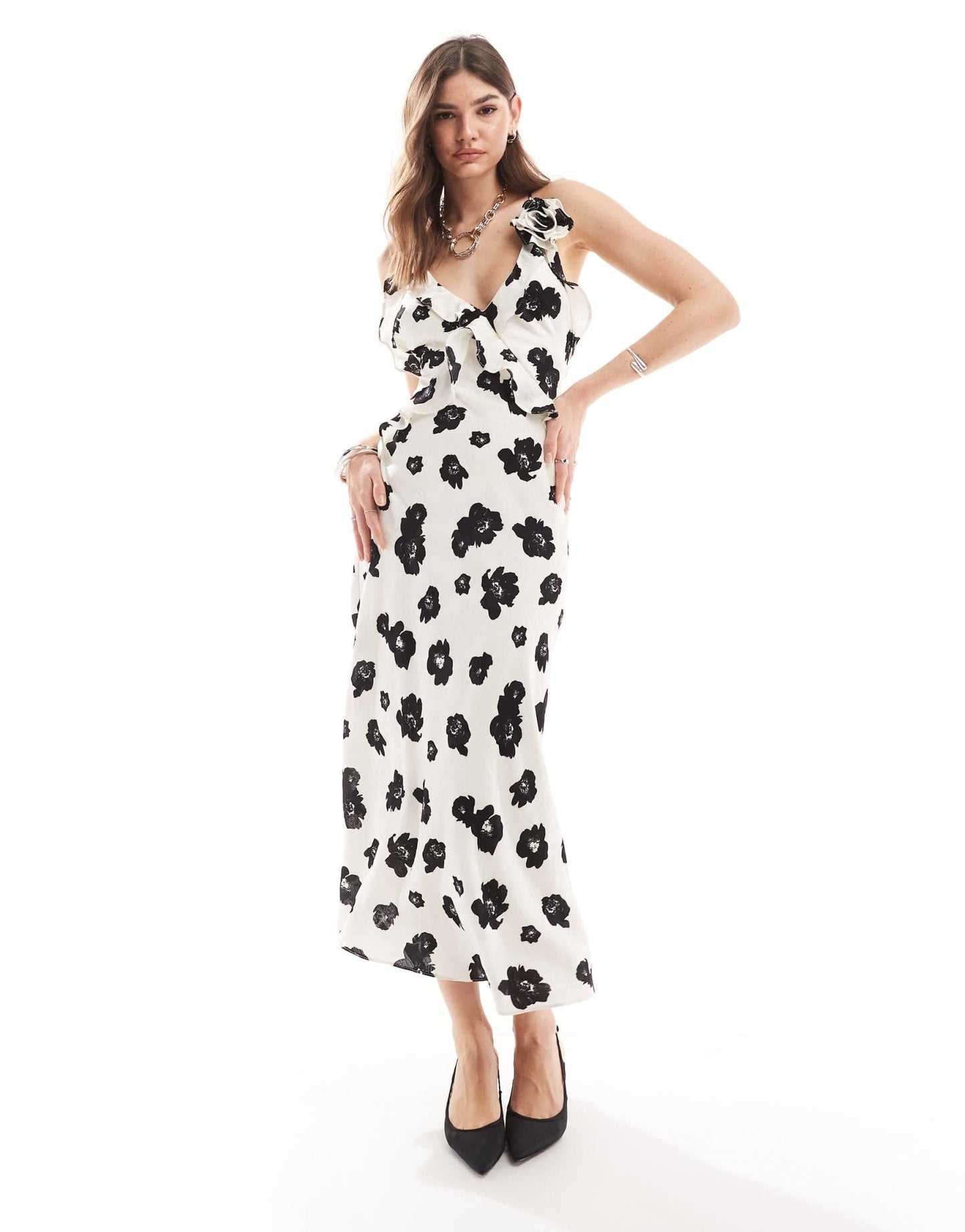 Bardot backless satin maxi dress in mono floral - ASOS Sample Sale EU Store
