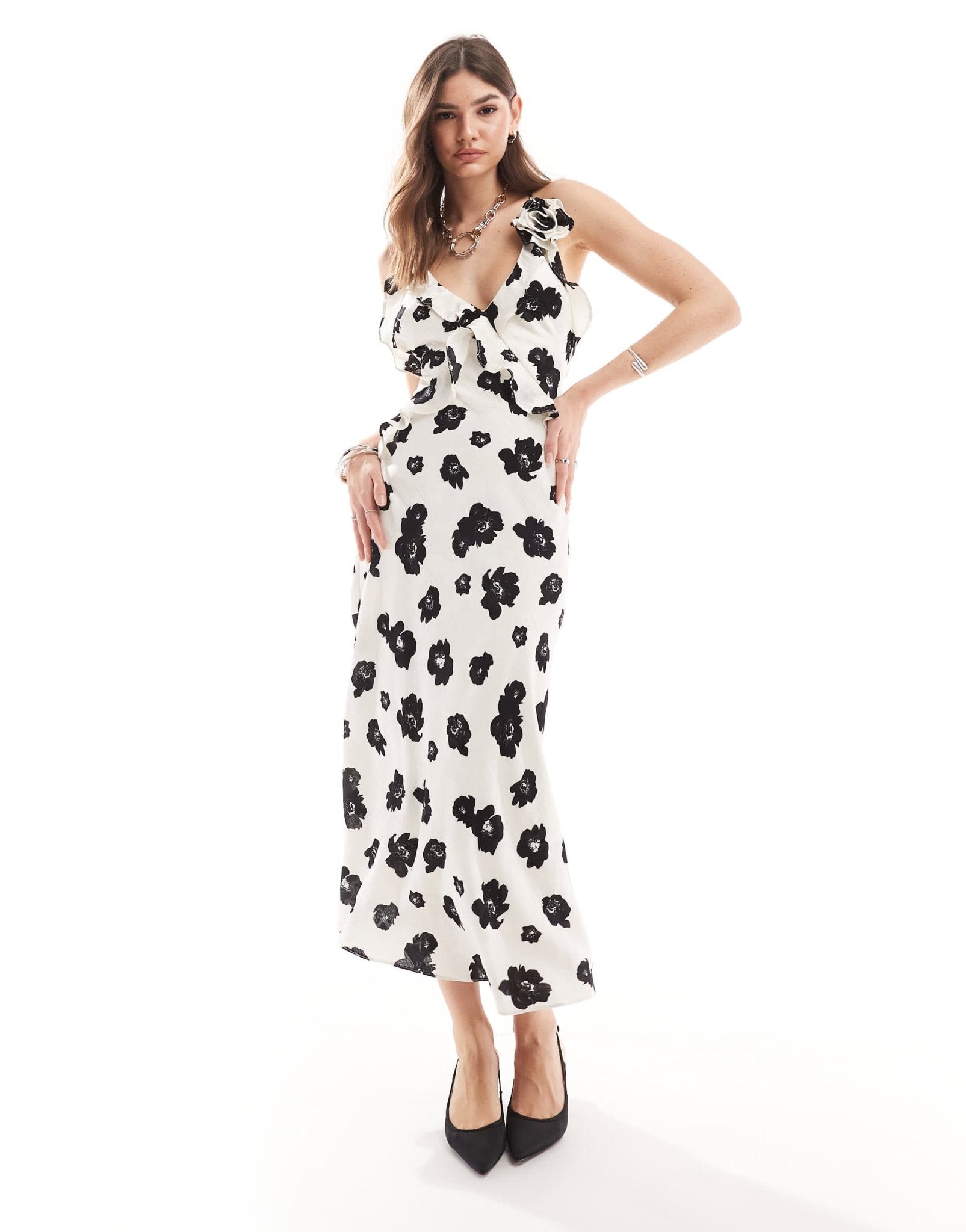 Bardot backless satin maxi dress in mono floral - ASOS Sample Sale EU Store