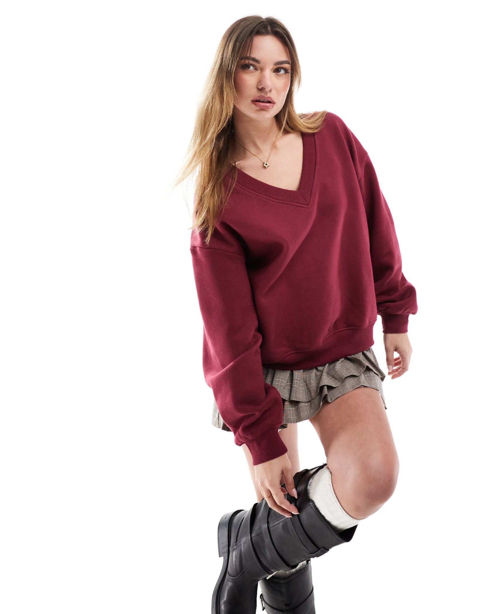 Bershka v - neck sweatshirt in burgundy - ASOS Sample Sale EU Store