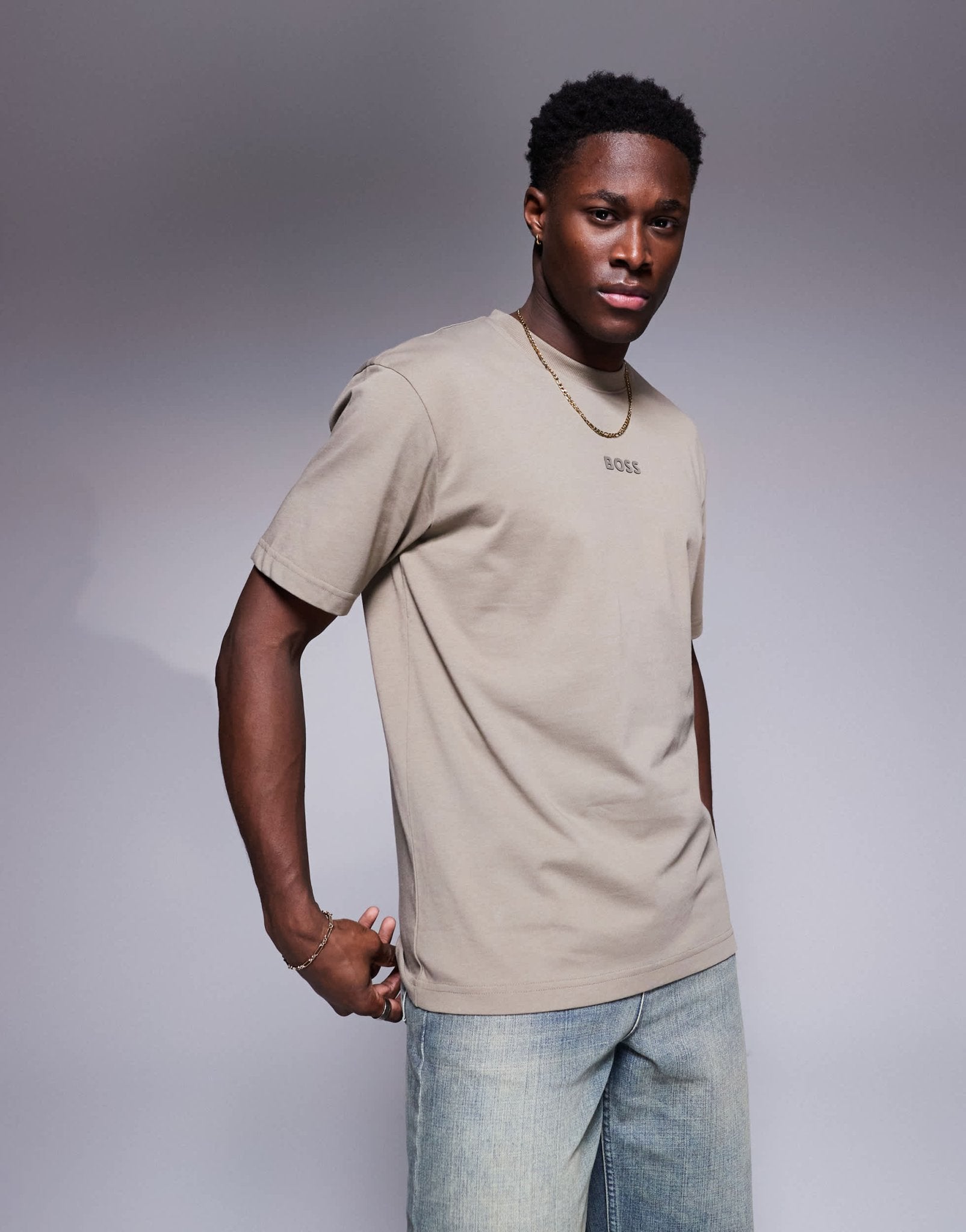 BOSS Green 10 central logo t-shirt oversized fit in mid green - ASOS Sample Sale EU Store
