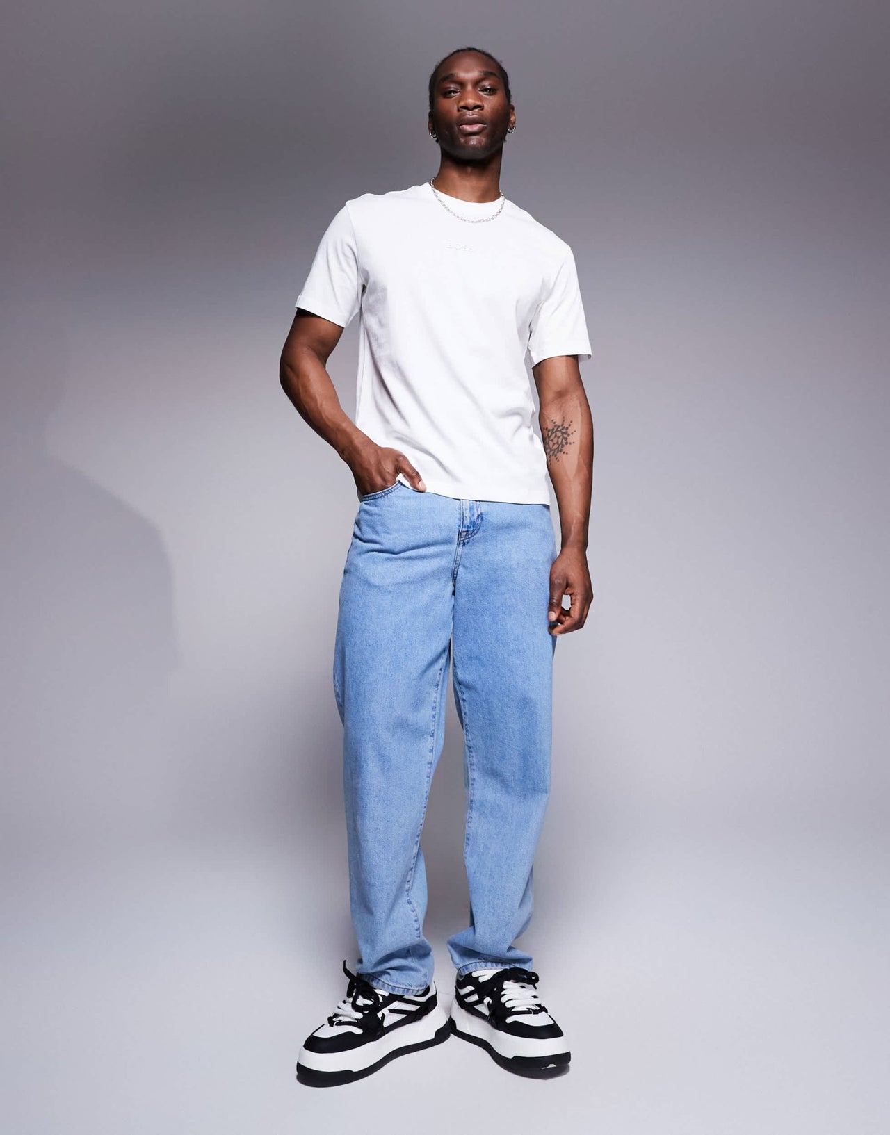 BOSS Green 10 central logo t-shirt oversized fit in white - ASOS Sample Sale EU Store
