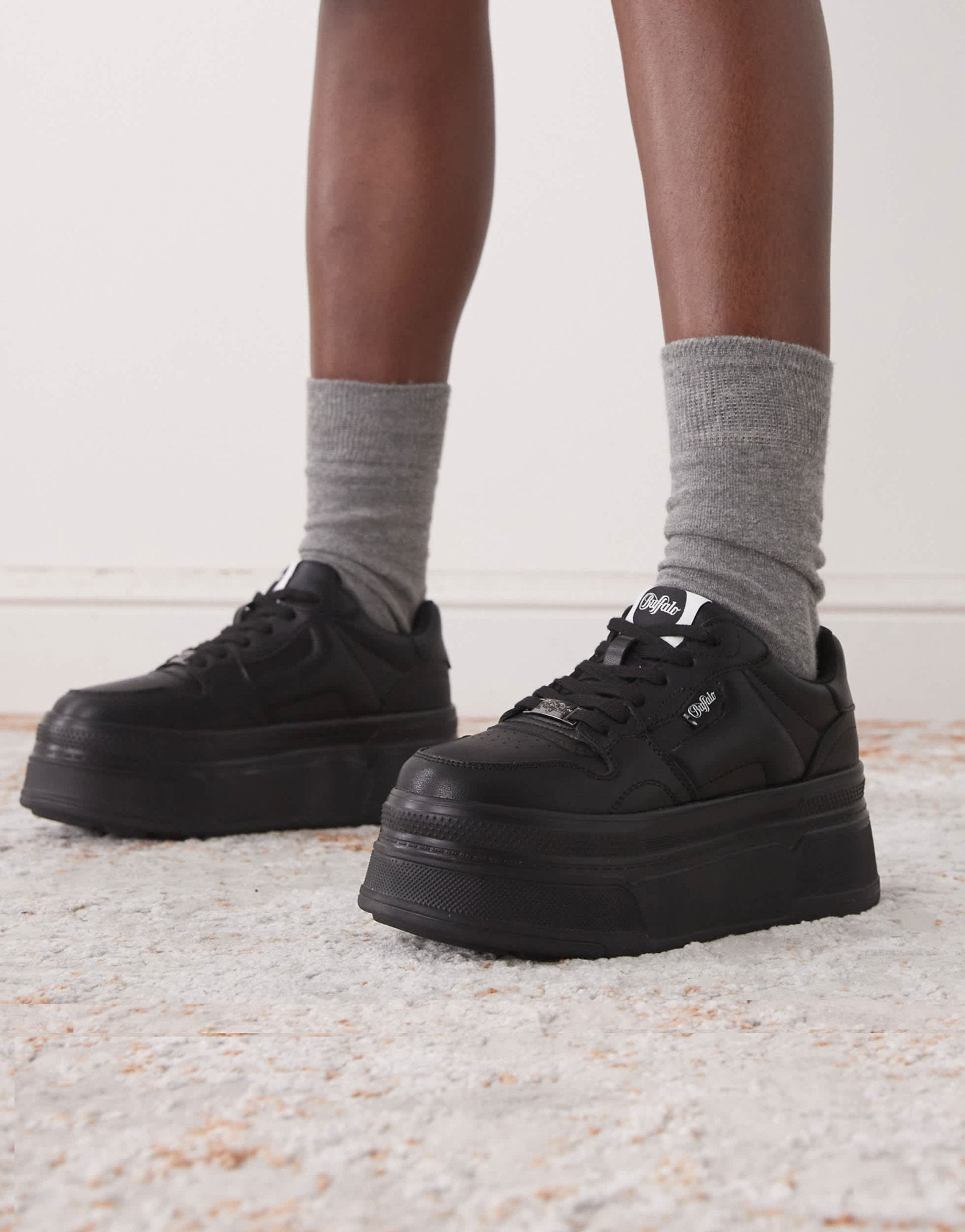 Buffalo Besu chunky trainer in black - ASOS Sample Sale EU Store