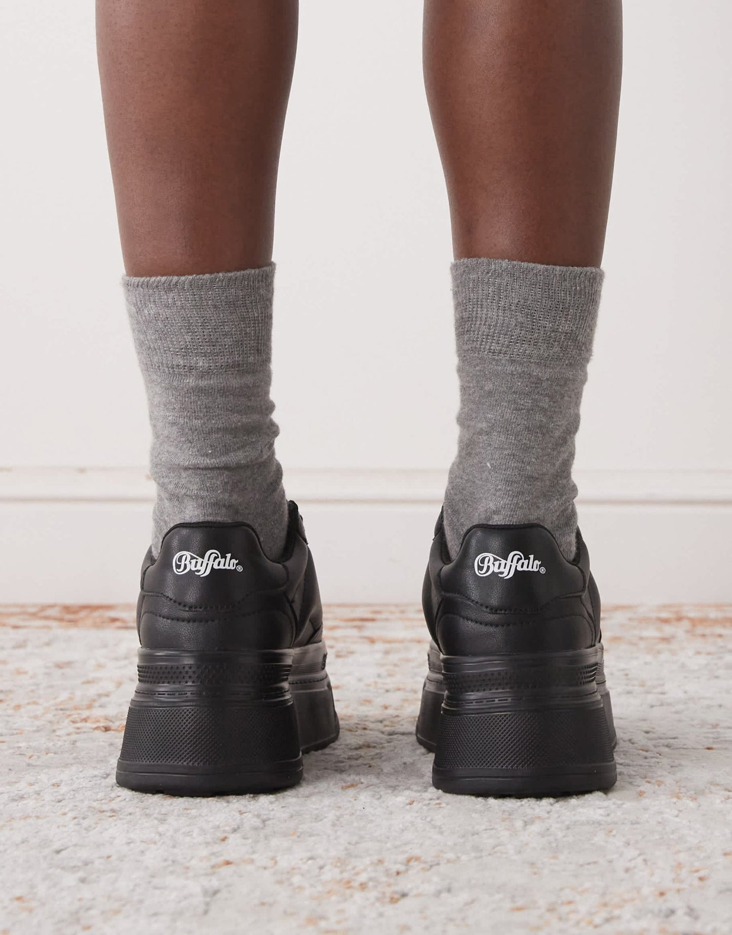 Buffalo Besu chunky trainer in black - ASOS Sample Sale EU Store