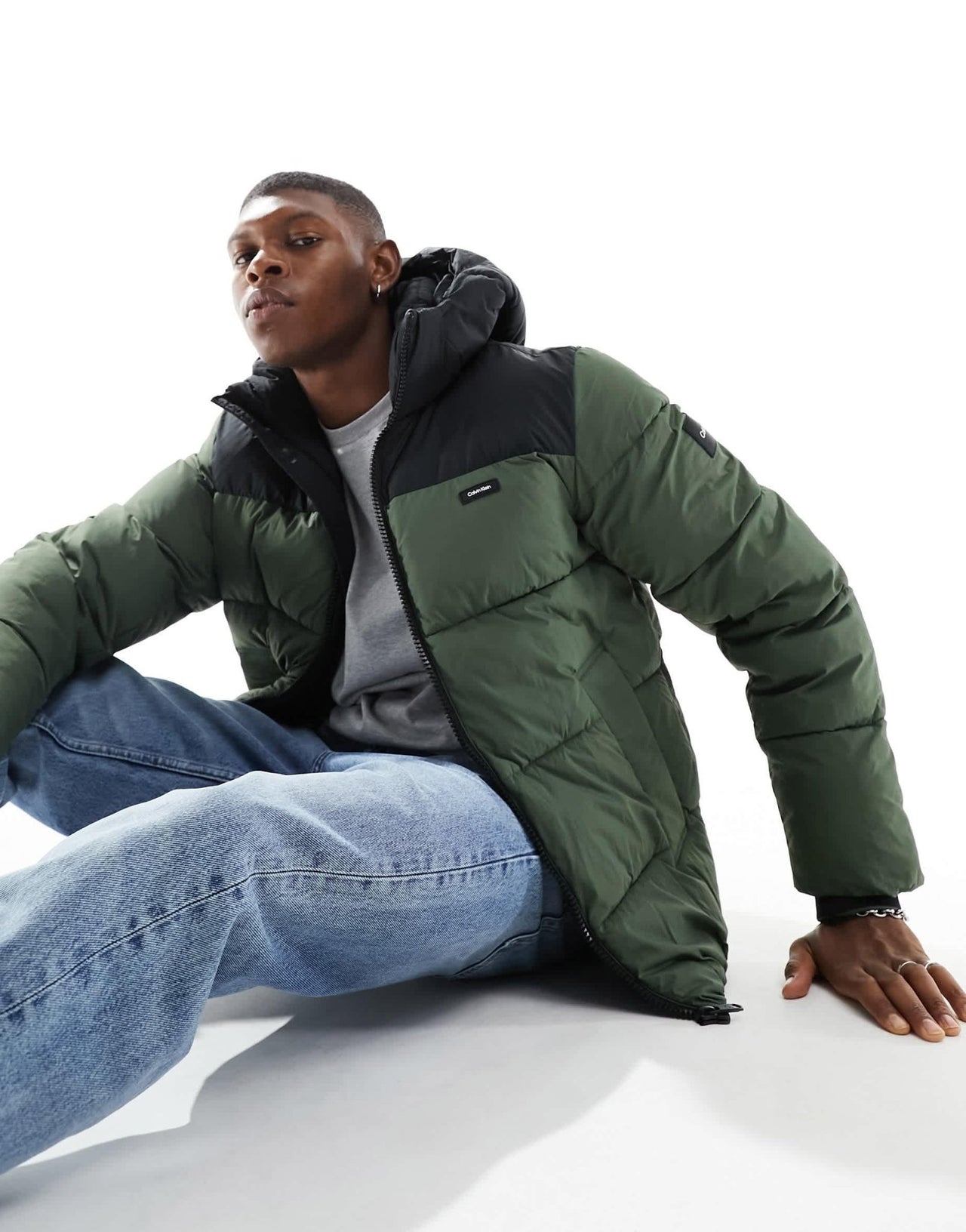 Calvin Klein crinkle nylon colourblock puffer jacket in grey - ASOS Sample Sale EU Store