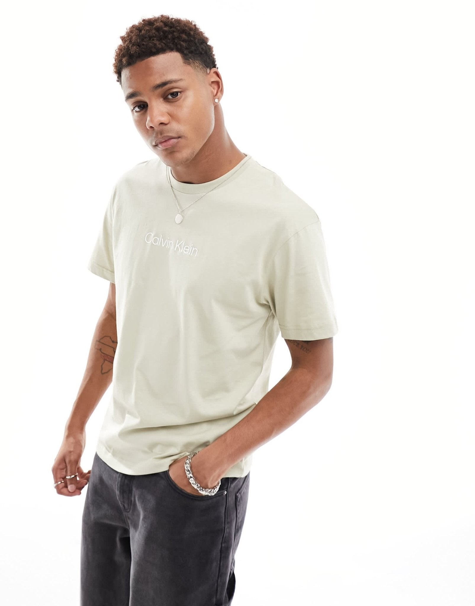 Calvin Klein hero logo comfort t-shirt in cream - ASOS Sample Sale EU Store