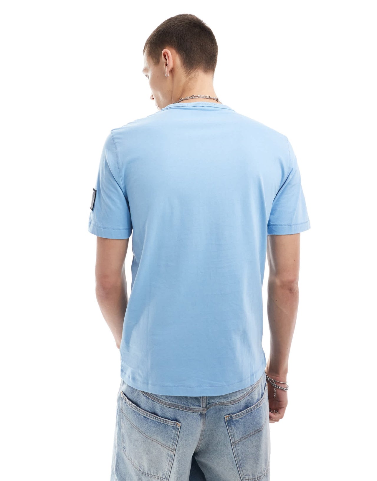 Calvin Klein Jeans badge regular t-shirt in blue - ASOS Sample Sale EU Store