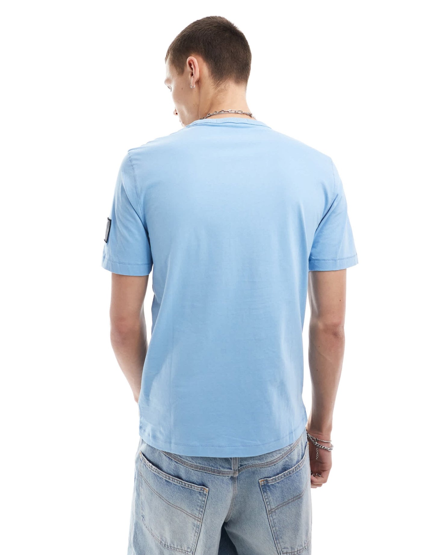 Calvin Klein Jeans badge regular t-shirt in blue - ASOS Sample Sale EU Store