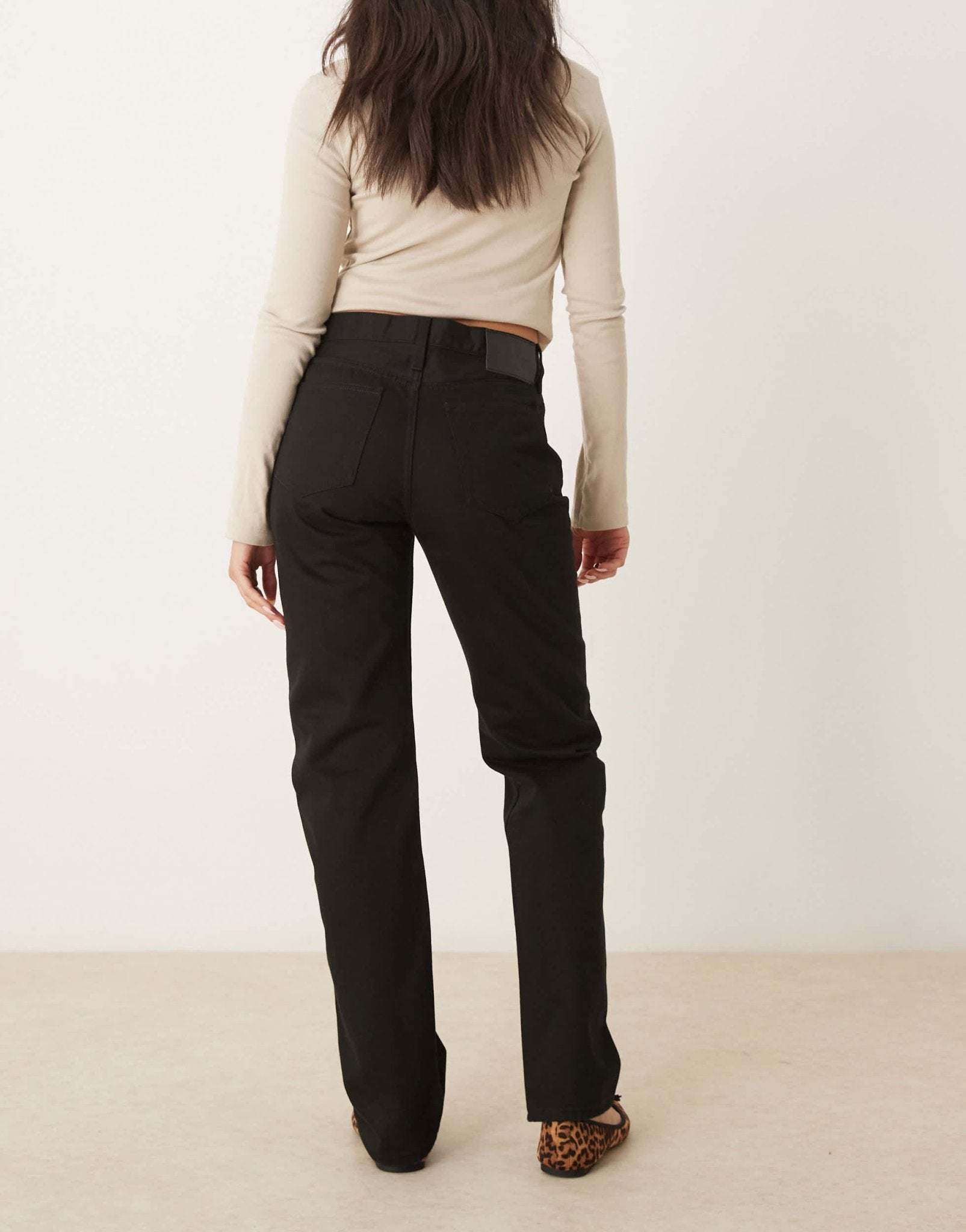 Calvin Klein Jeans low rise straight leg jeans in black - ASOS Sample Sale EU Store
