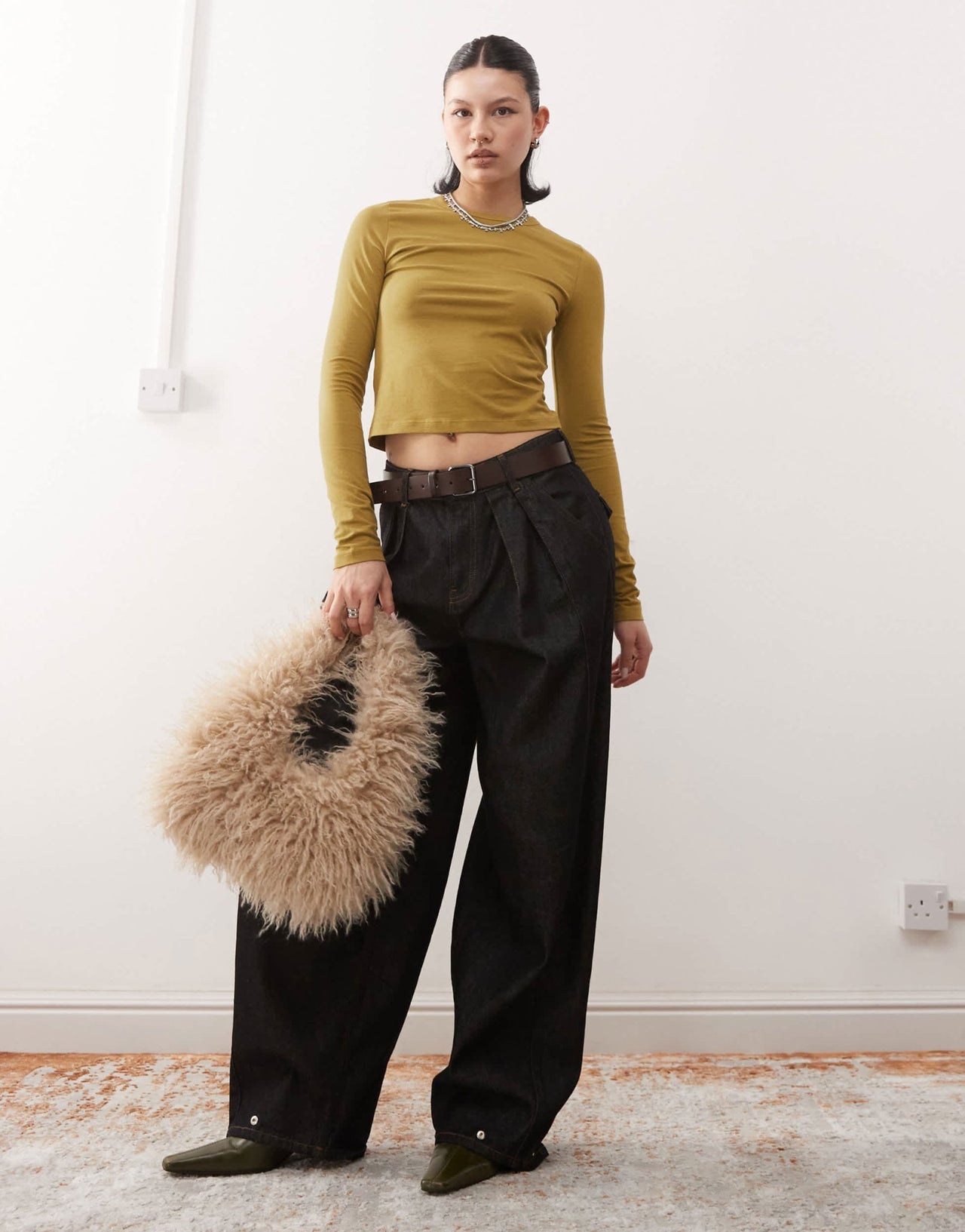 COLLUSION long sleeve fitted t-shirt in olive green - ASOS Sample Sale EU Store