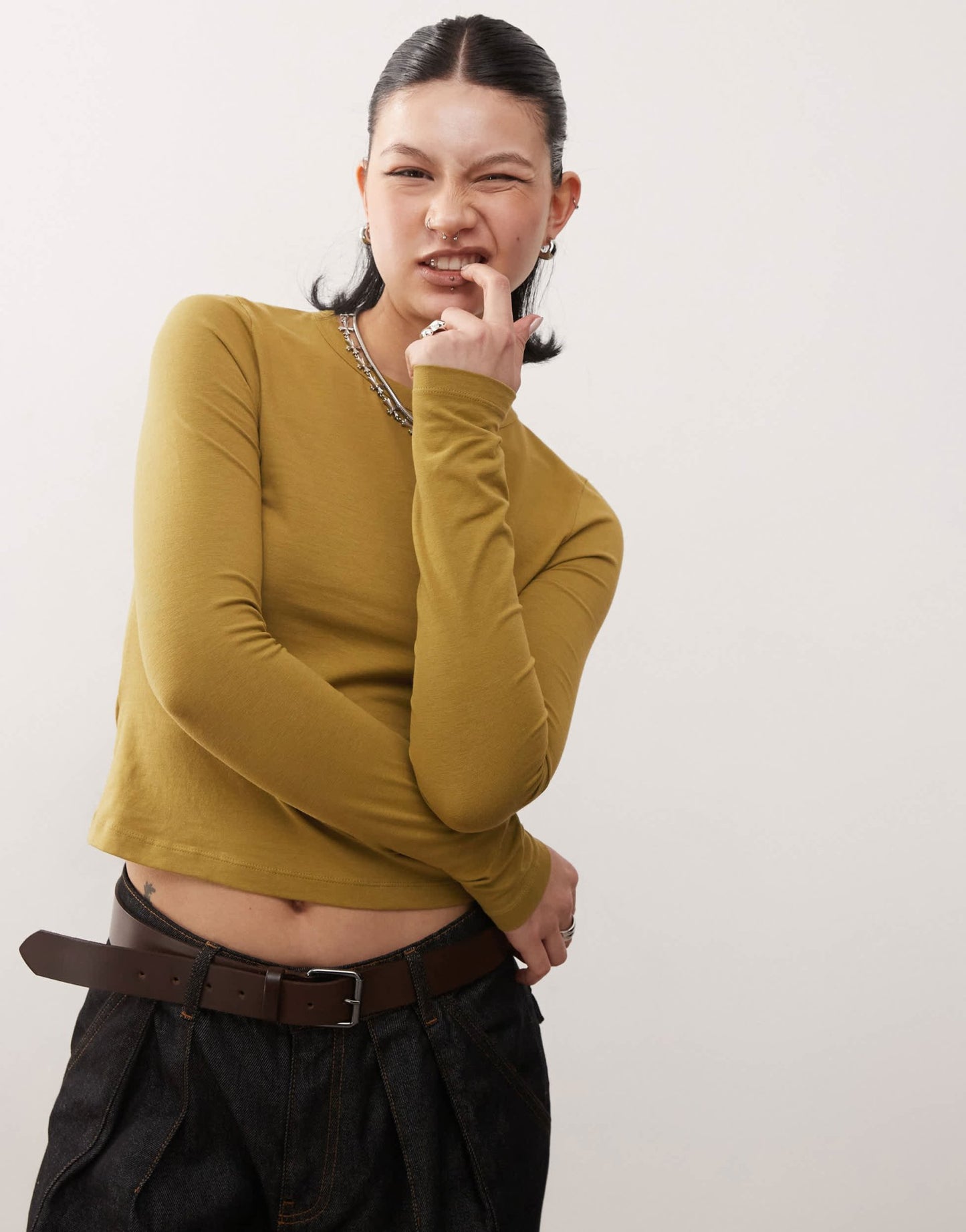 COLLUSION long sleeve fitted t-shirt in olive green - ASOS Sample Sale EU Store