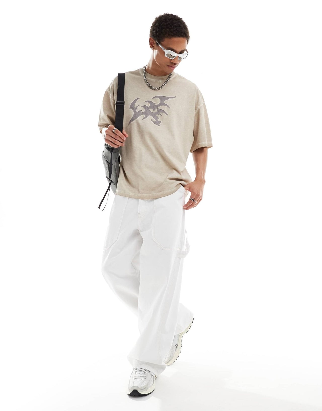 COLLUSION washed beige t-shirt with applique design - ASOS Sample Sale EU Store