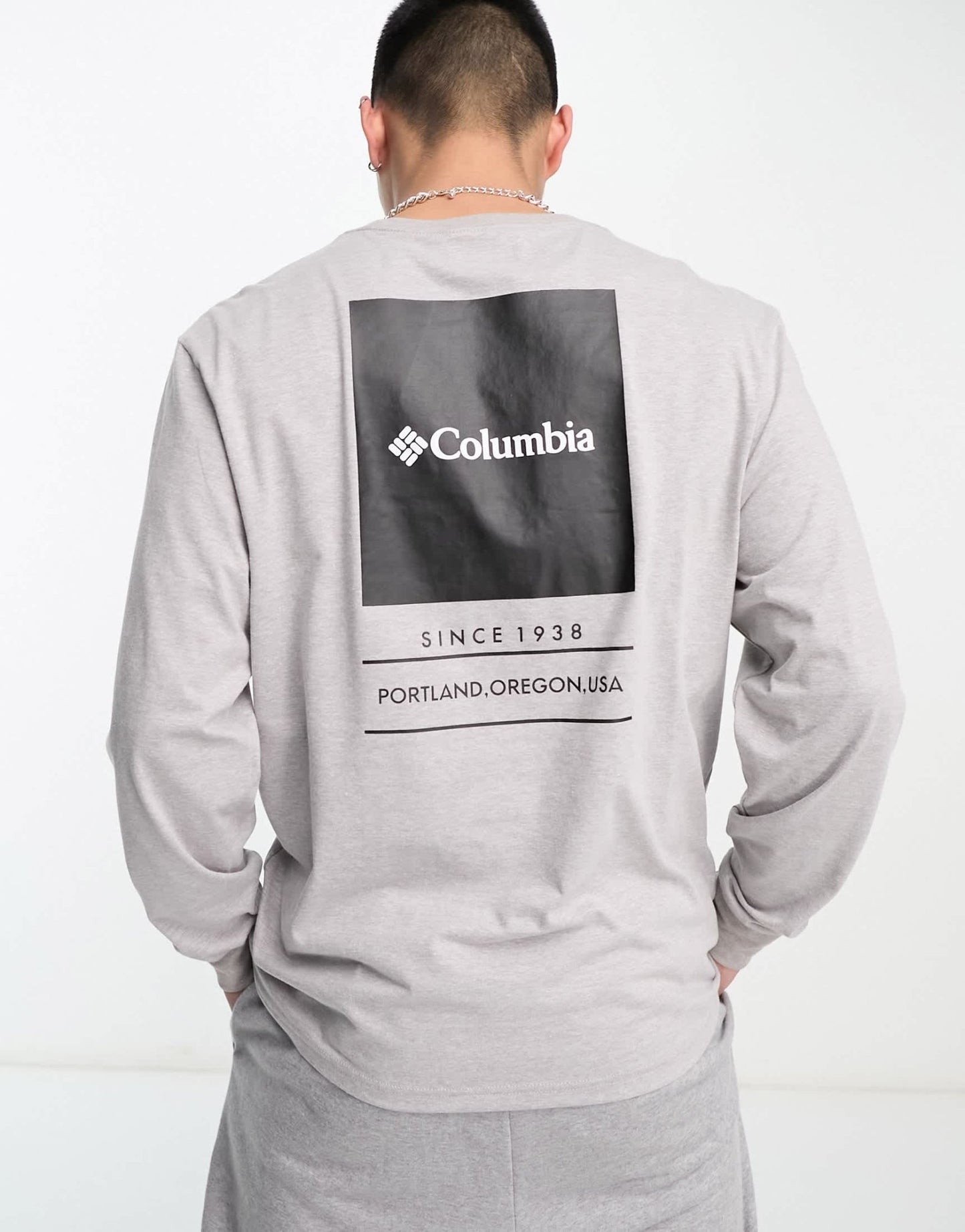 Columbia Barton Springs long sleeve t-shirt in grey Exclusive at ASOS - ASOS Sample Sale EU Store