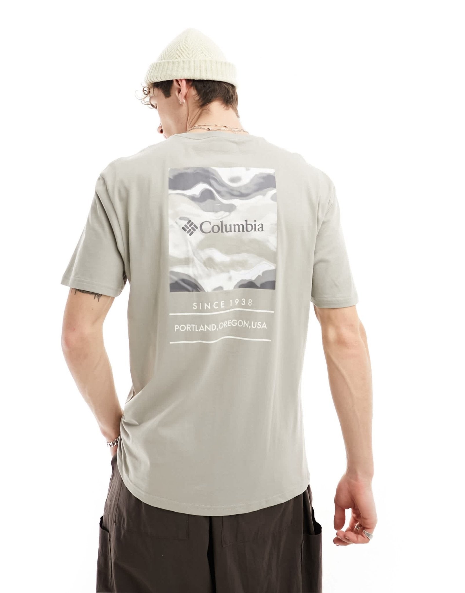 Columbia Barton Springs pattern back print t-shirt in grey Exclusive at ASOS - ASOS Sample Sale EU Store