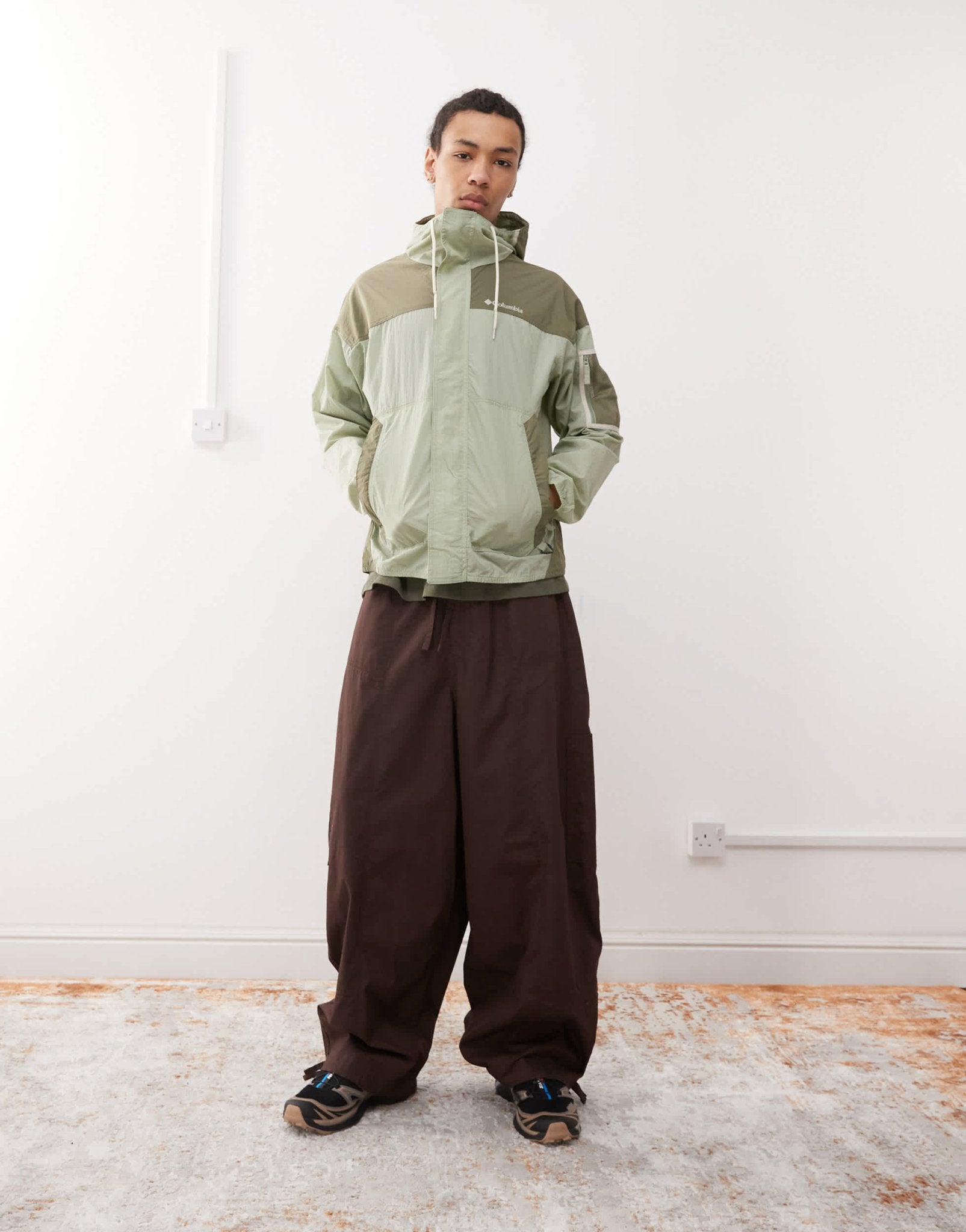 Columbia Challenger II windbreaker in green - ASOS Sample Sale EU Store