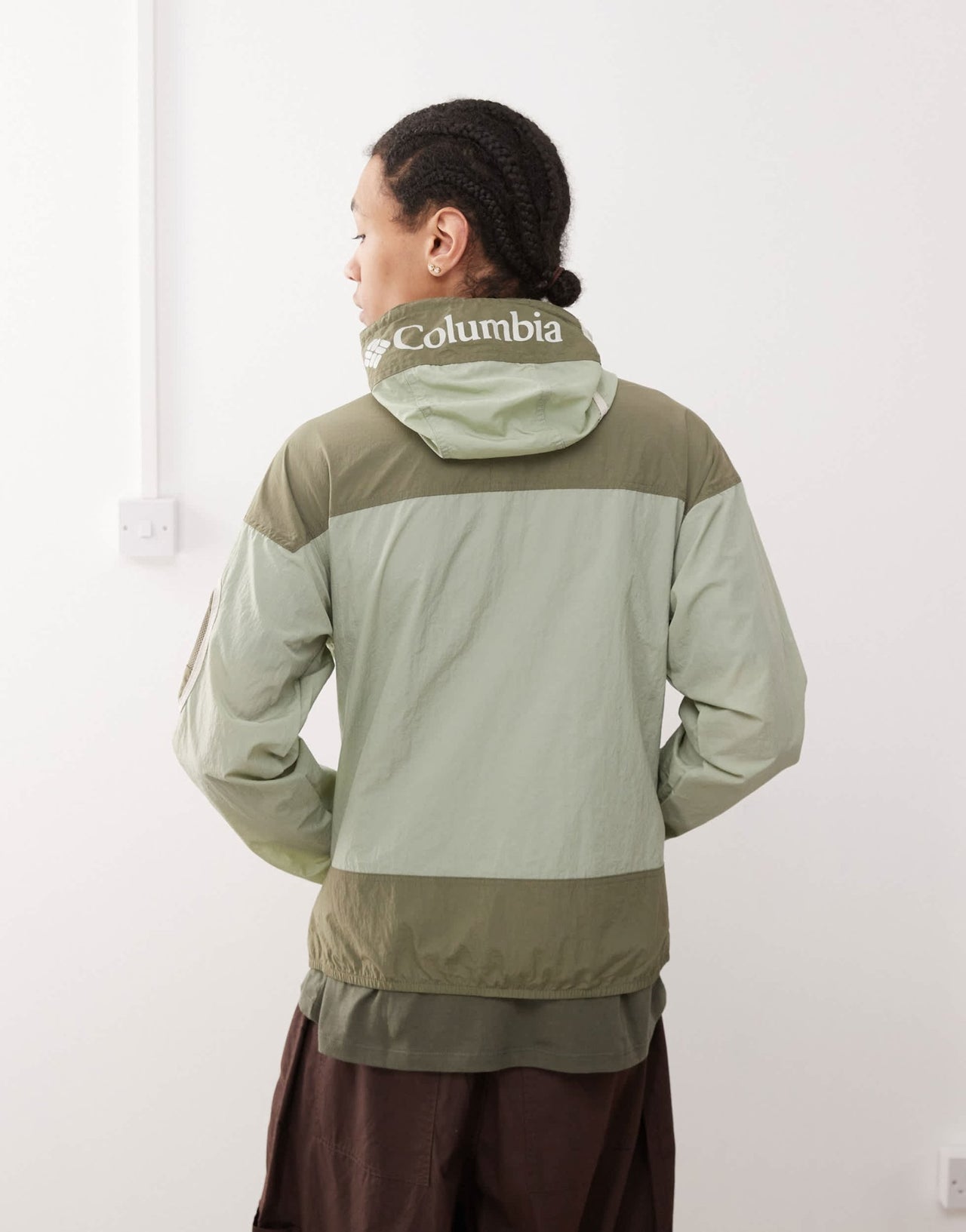 Columbia Challenger II windbreaker in green - ASOS Sample Sale EU Store