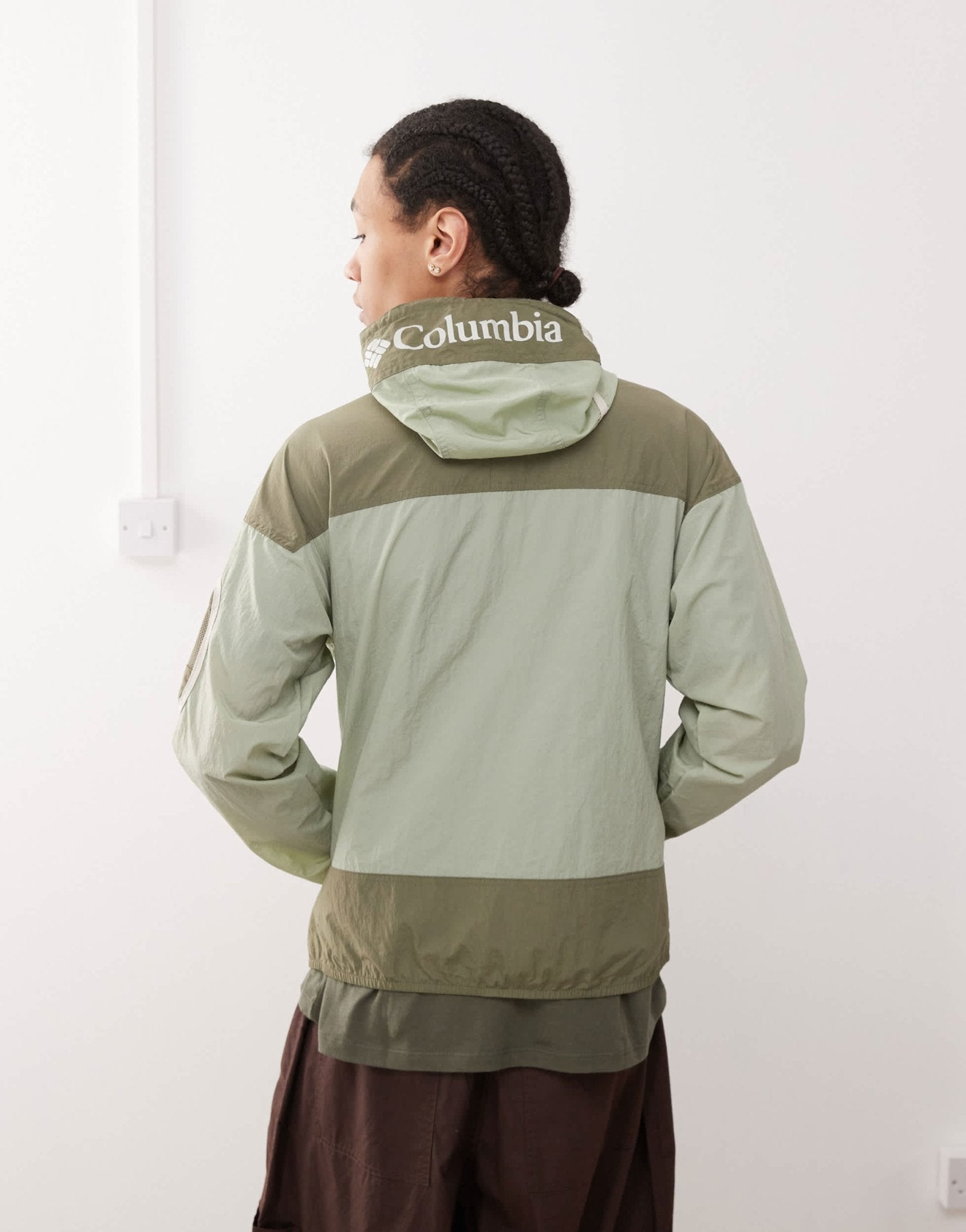 Columbia Challenger II windbreaker in green - ASOS Sample Sale EU Store