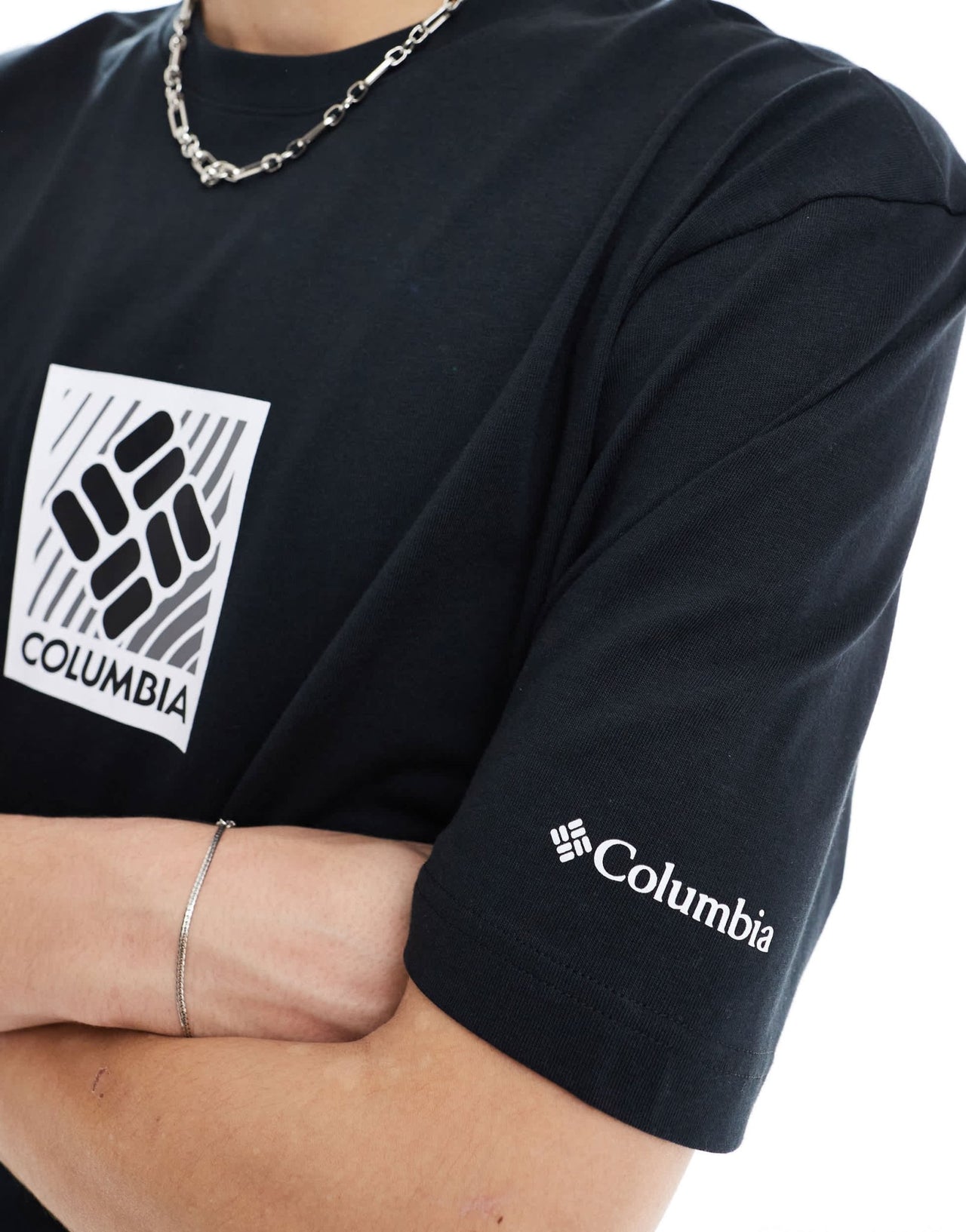 Columbia Reventure box logo t-shirt in black - ASOS Sample Sale EU Store