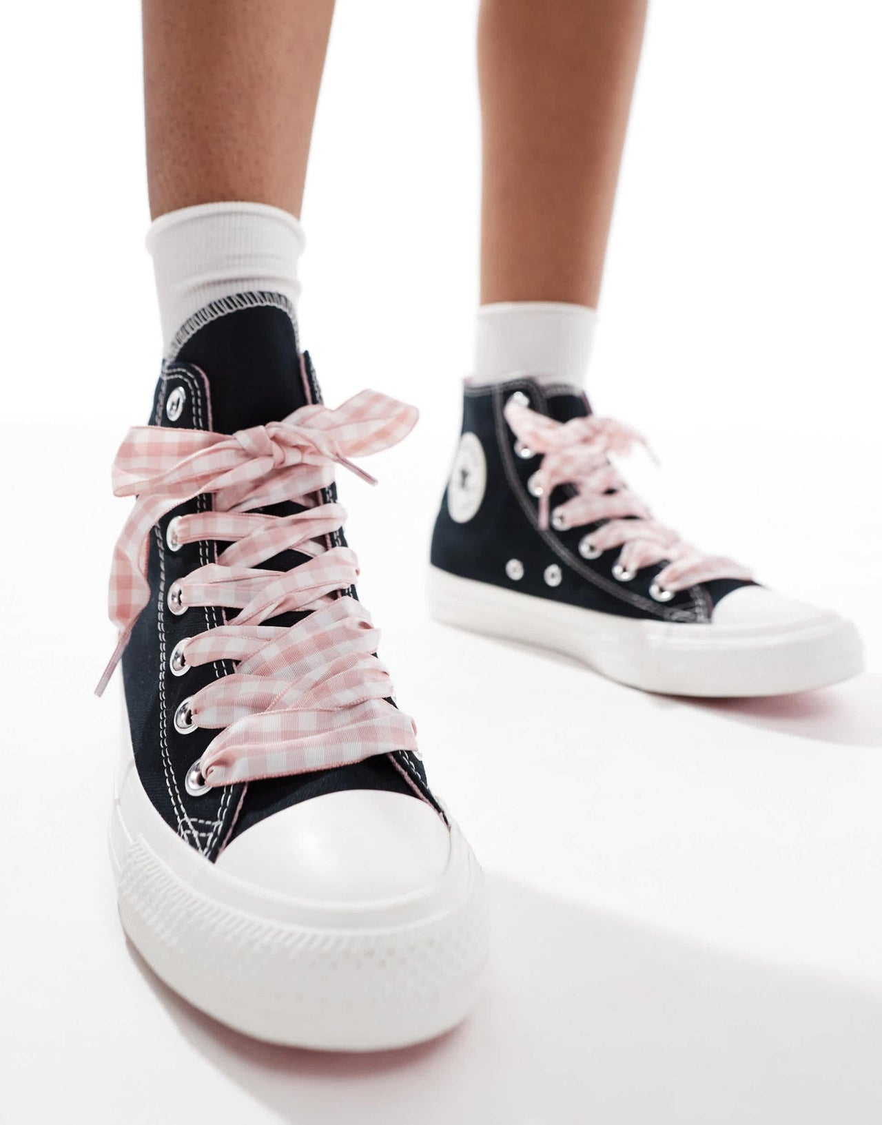Converse Chuck Taylor All Star Hi trainers in black with gingham laces - ASOS Sample Sale EU Store