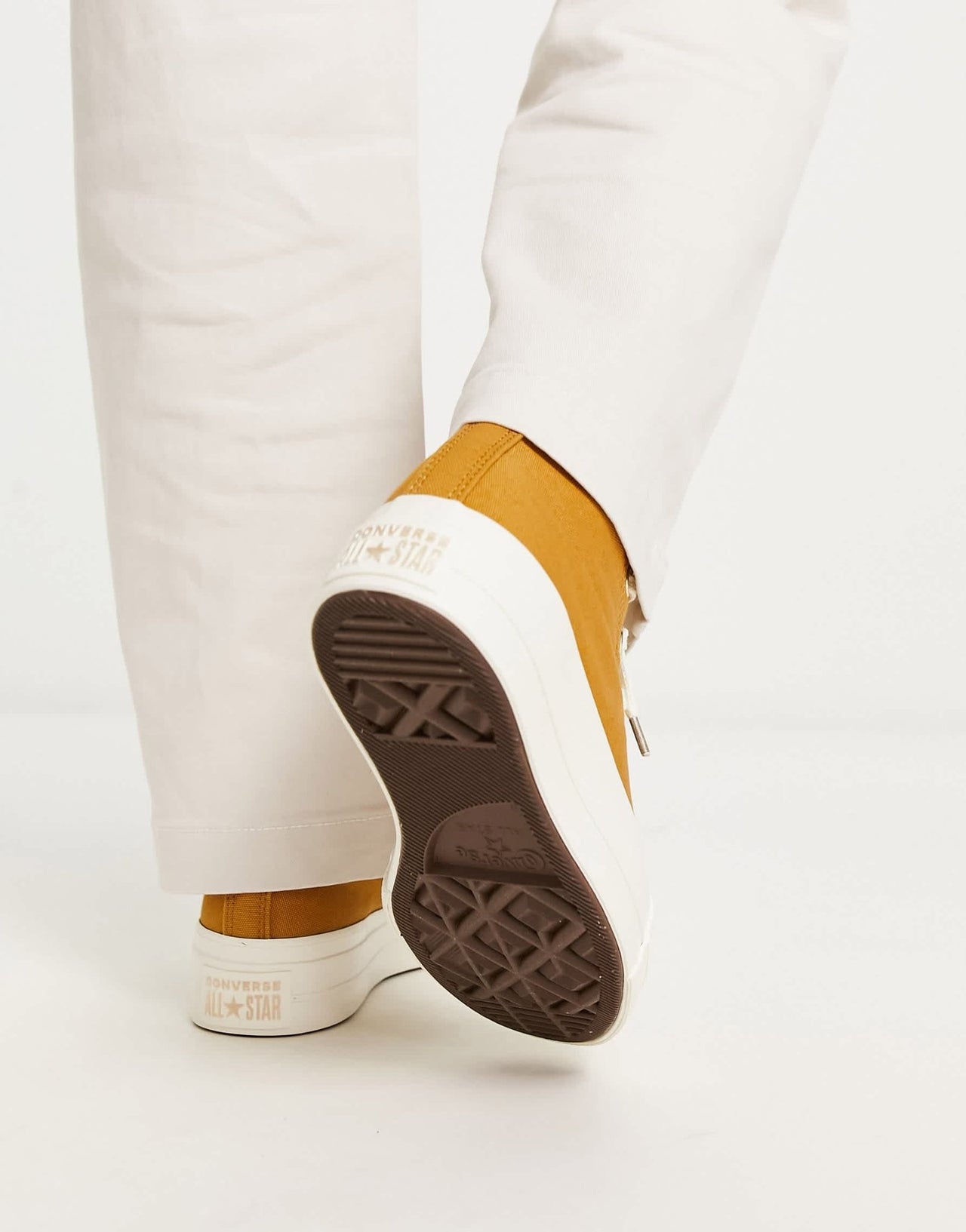 Converse Chuck Taylor All Star Lift Hi platform trainers in gold - ASOS Sample Sale EU Store