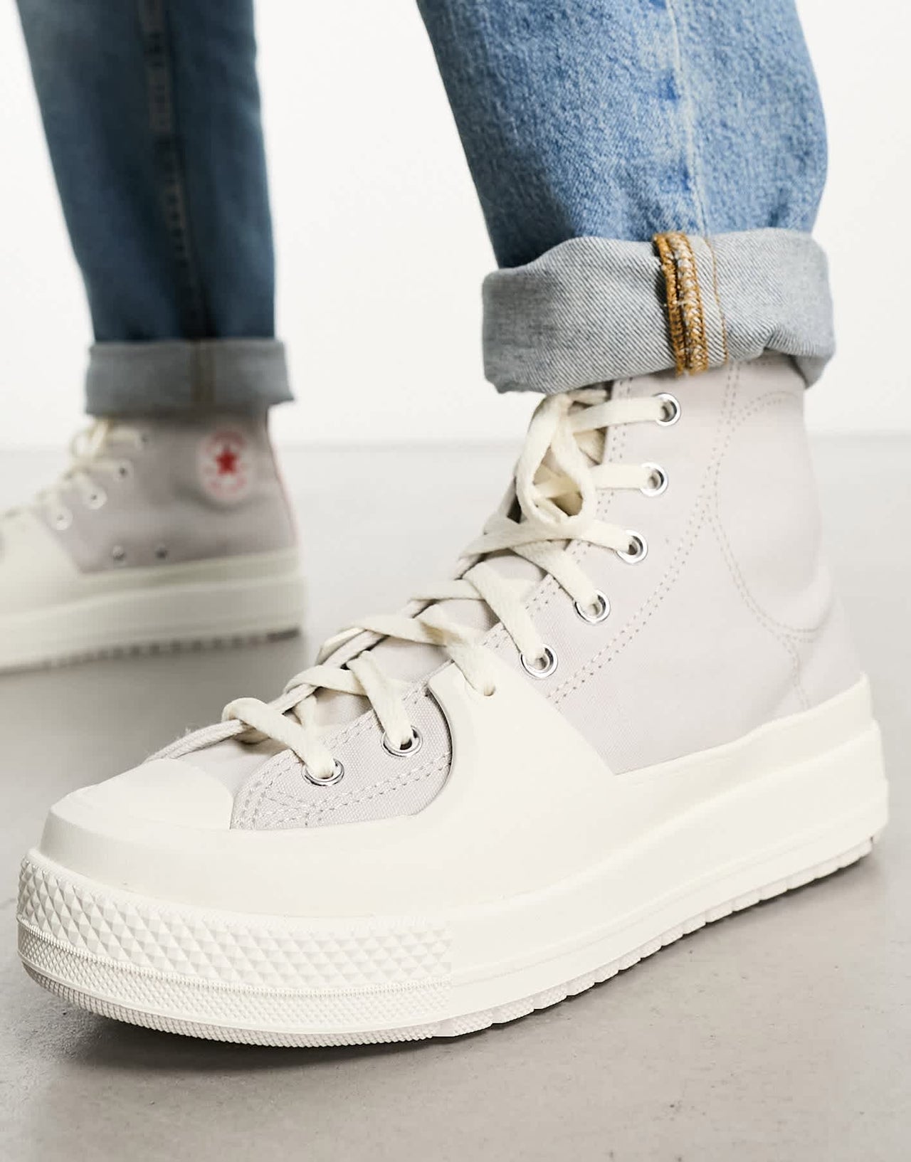 Converse CTAS Hi Construct trainers in grey and red - ASOS Sample Sale EU Store