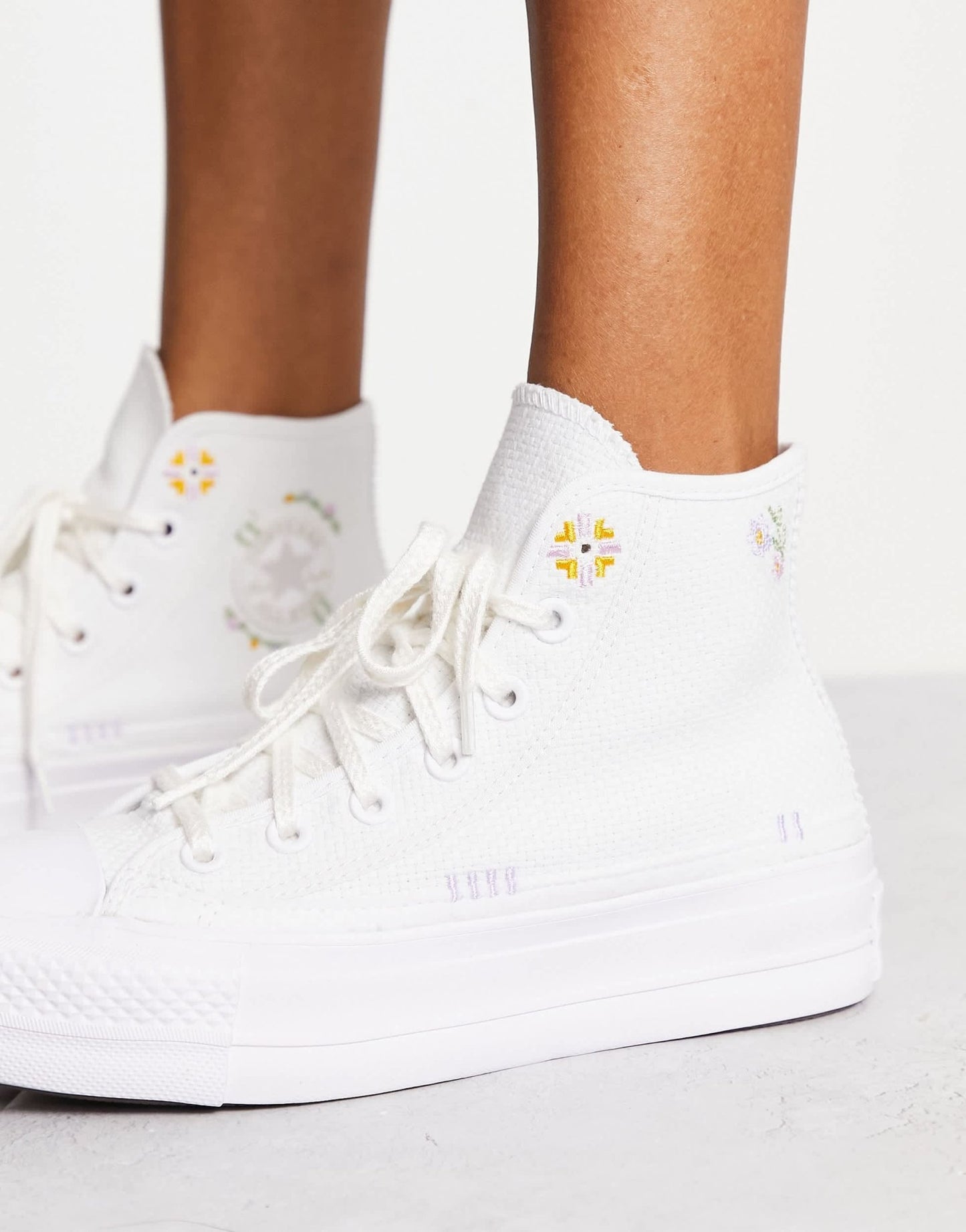 Converse Lift Hi floral embroidery platform trainers in white - ASOS Sample Sale EU Store