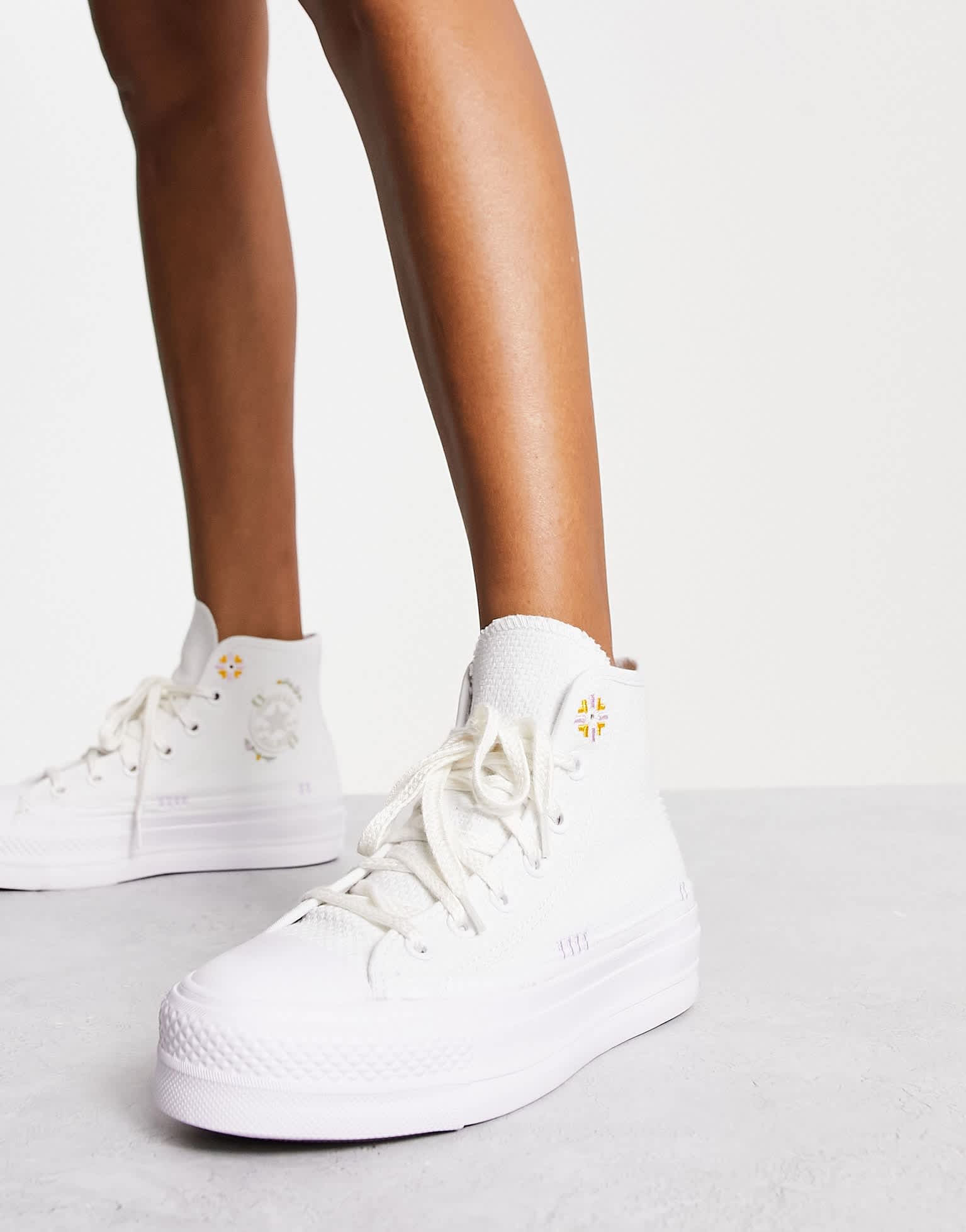 Converse Lift Hi floral embroidery platform trainers in white - ASOS Sample Sale EU Store