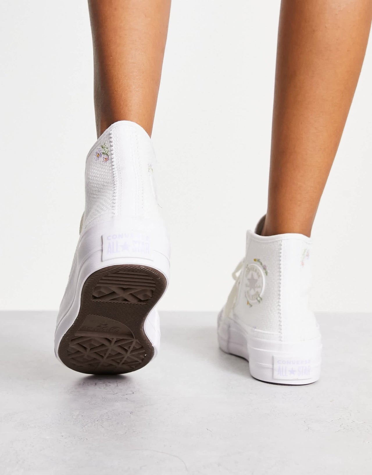 Converse Lift Hi floral embroidery platform trainers in white - ASOS Sample Sale EU Store