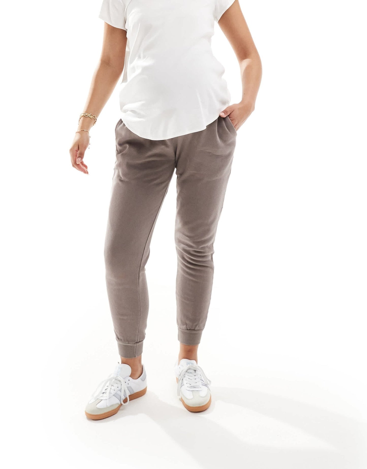 Cotton On Maternity joggers with bump waist band in washed brown fleece - ASOS Sample Sale EU Store