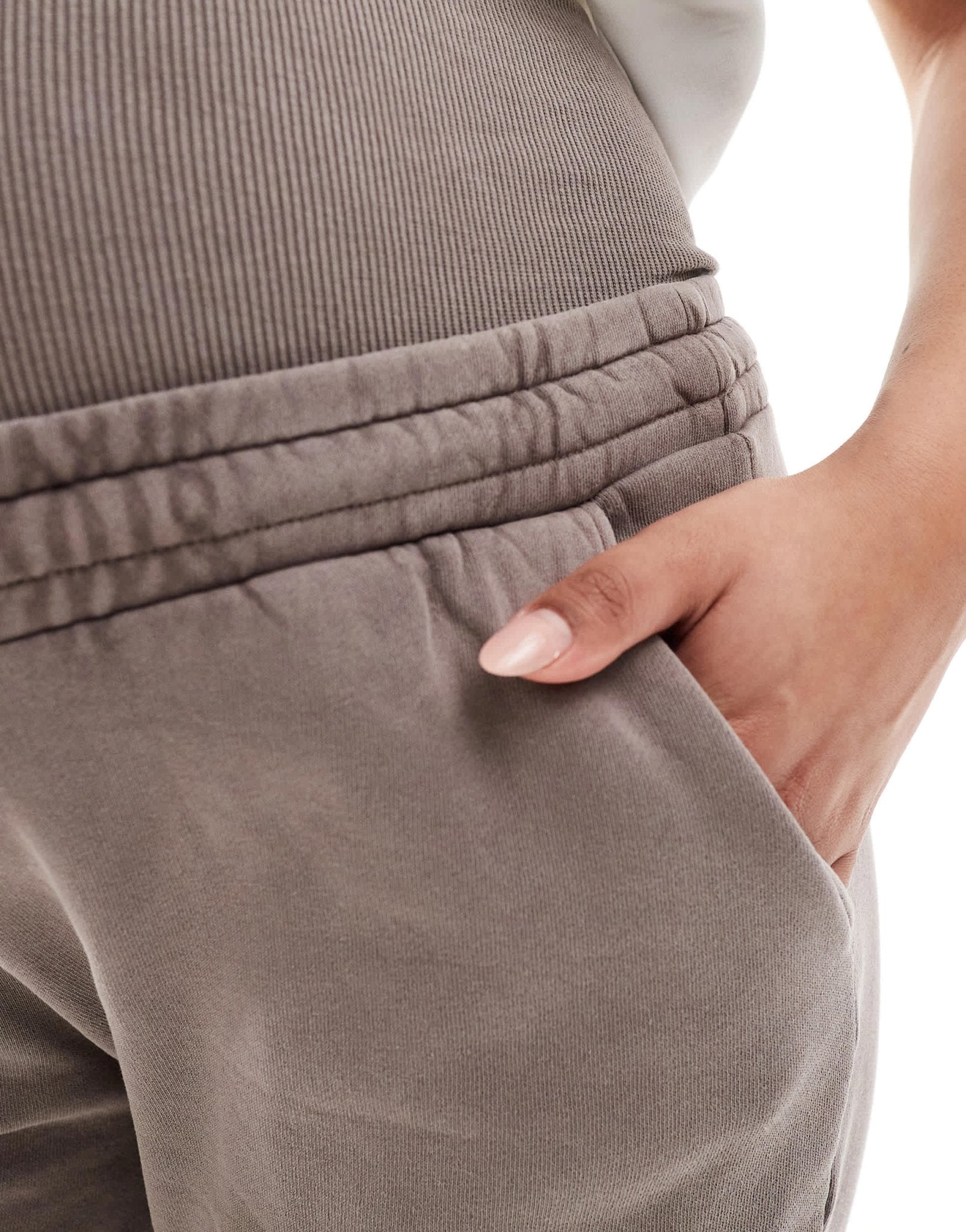 Cotton On Maternity joggers with bump waist band in washed brown fleece - ASOS Sample Sale EU Store