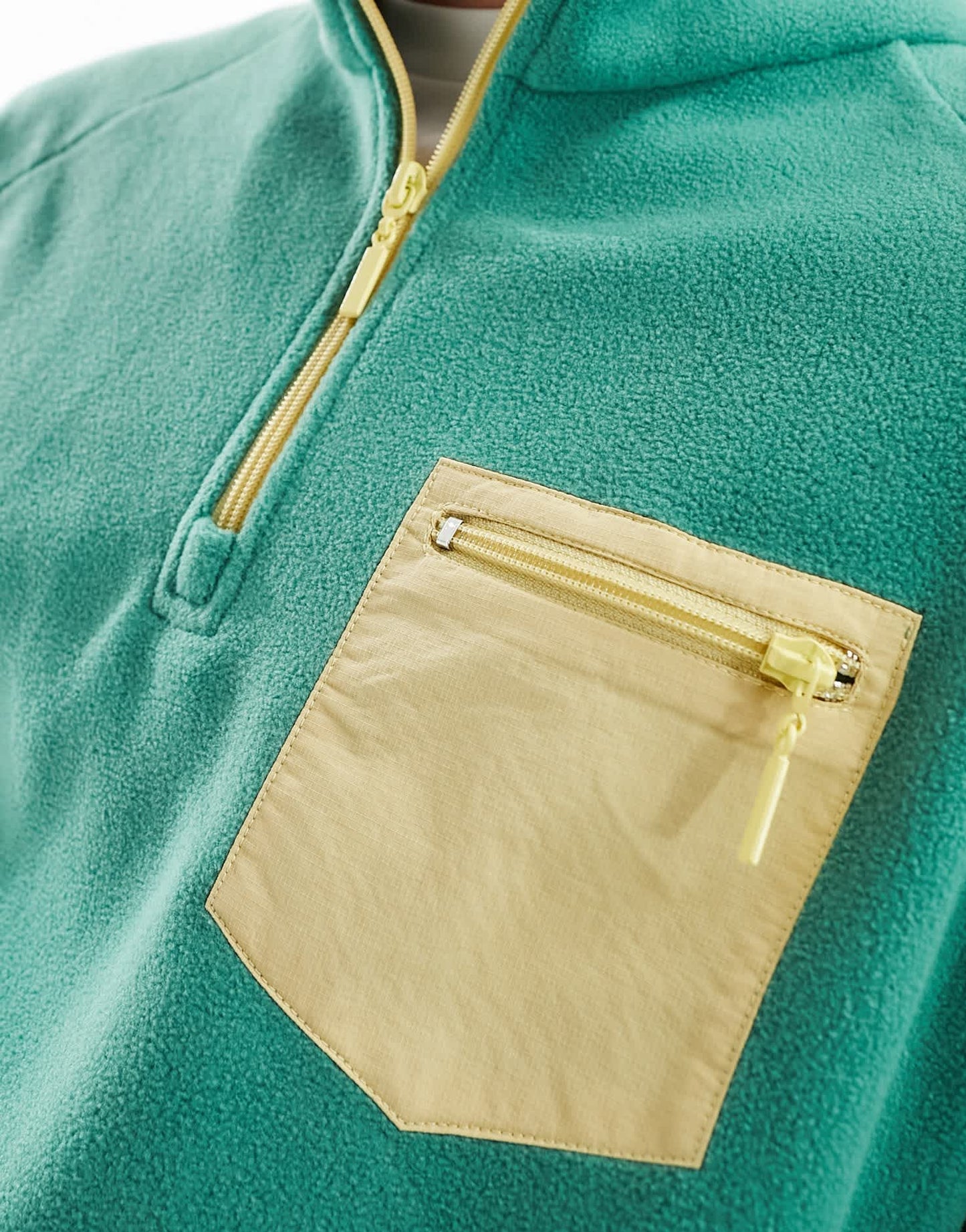 Cotton On quarter zip relaxed fleece sweatshirt with contrast pocket in washed green - ASOS Sample Sale EU Store