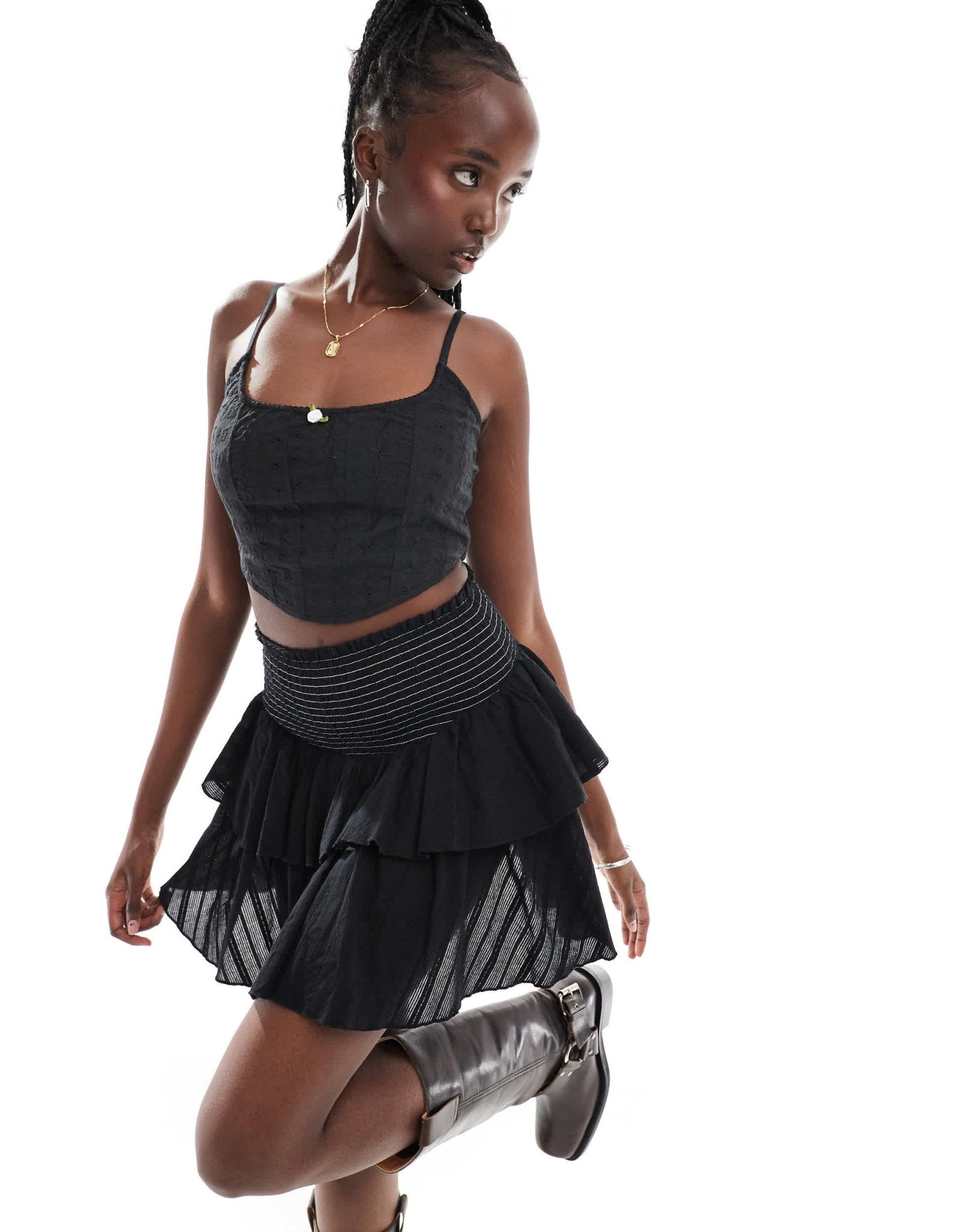 Daisy Street square neck broiderie cami crop top with rosette detail - ASOS Sample Sale EU Store