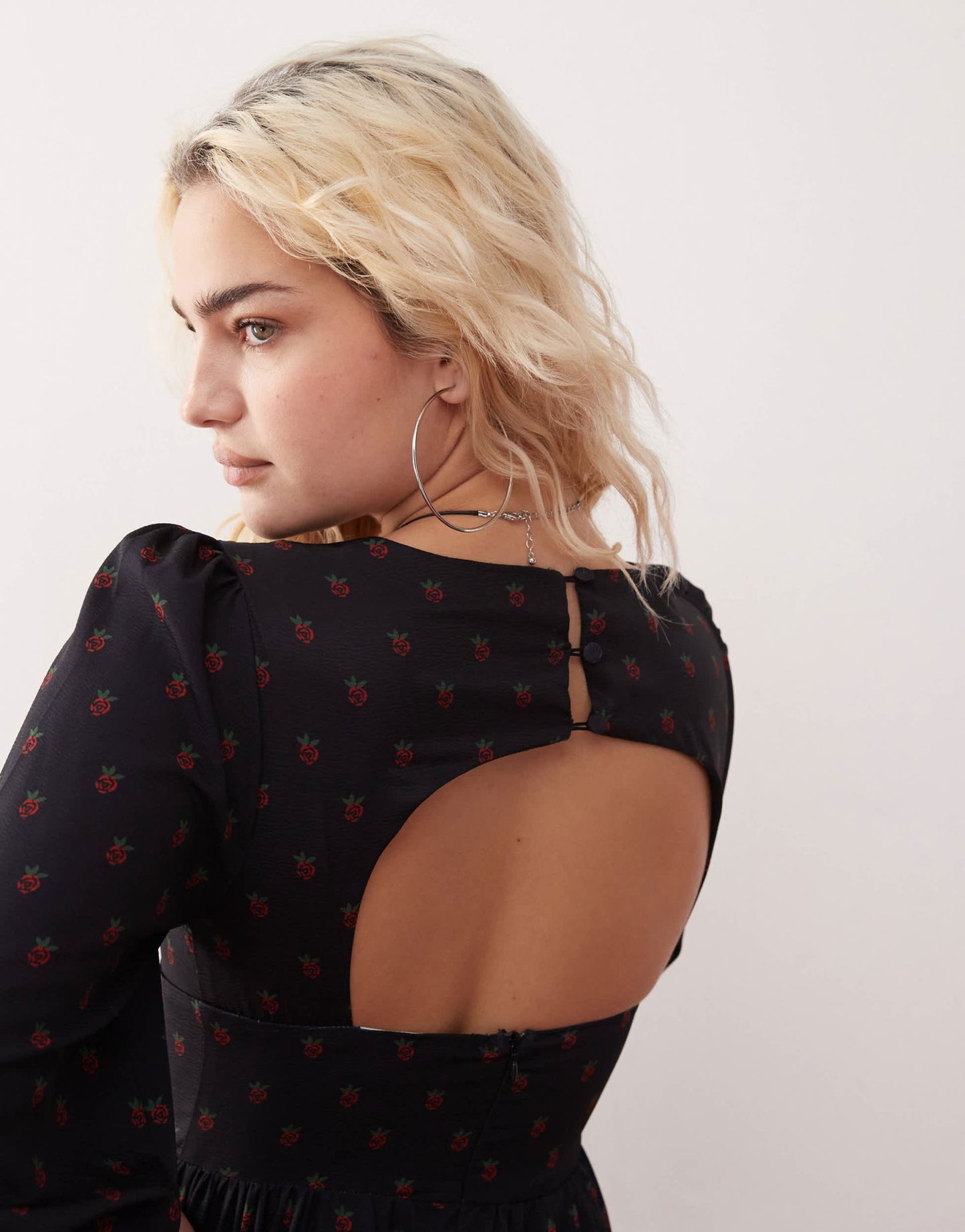 Daisy Street v neck long sleeve midi tea dress in black and red ditsy floral - ASOS Sample Sale EU Store