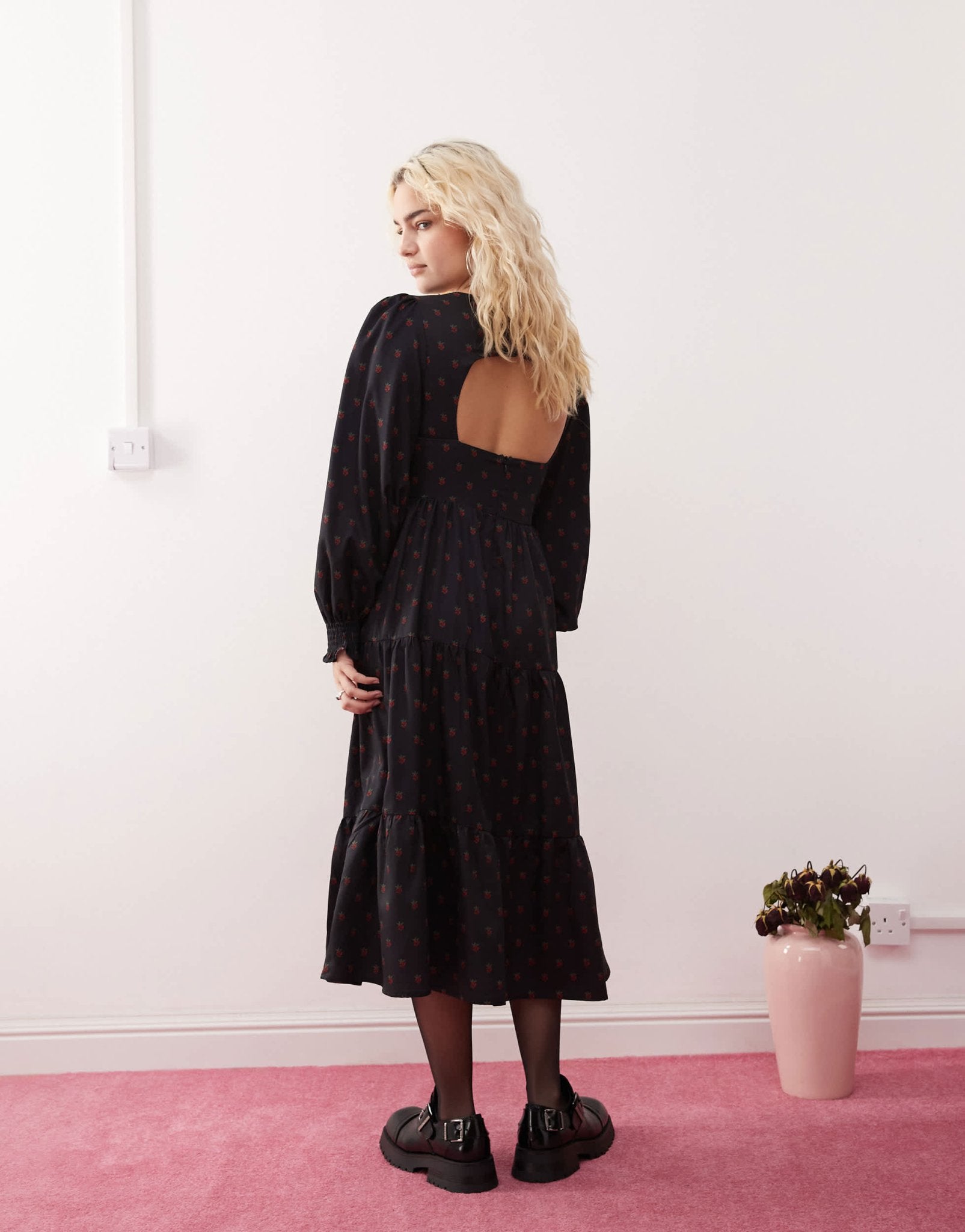 Daisy Street v neck long sleeve midi tea dress in black and red ditsy