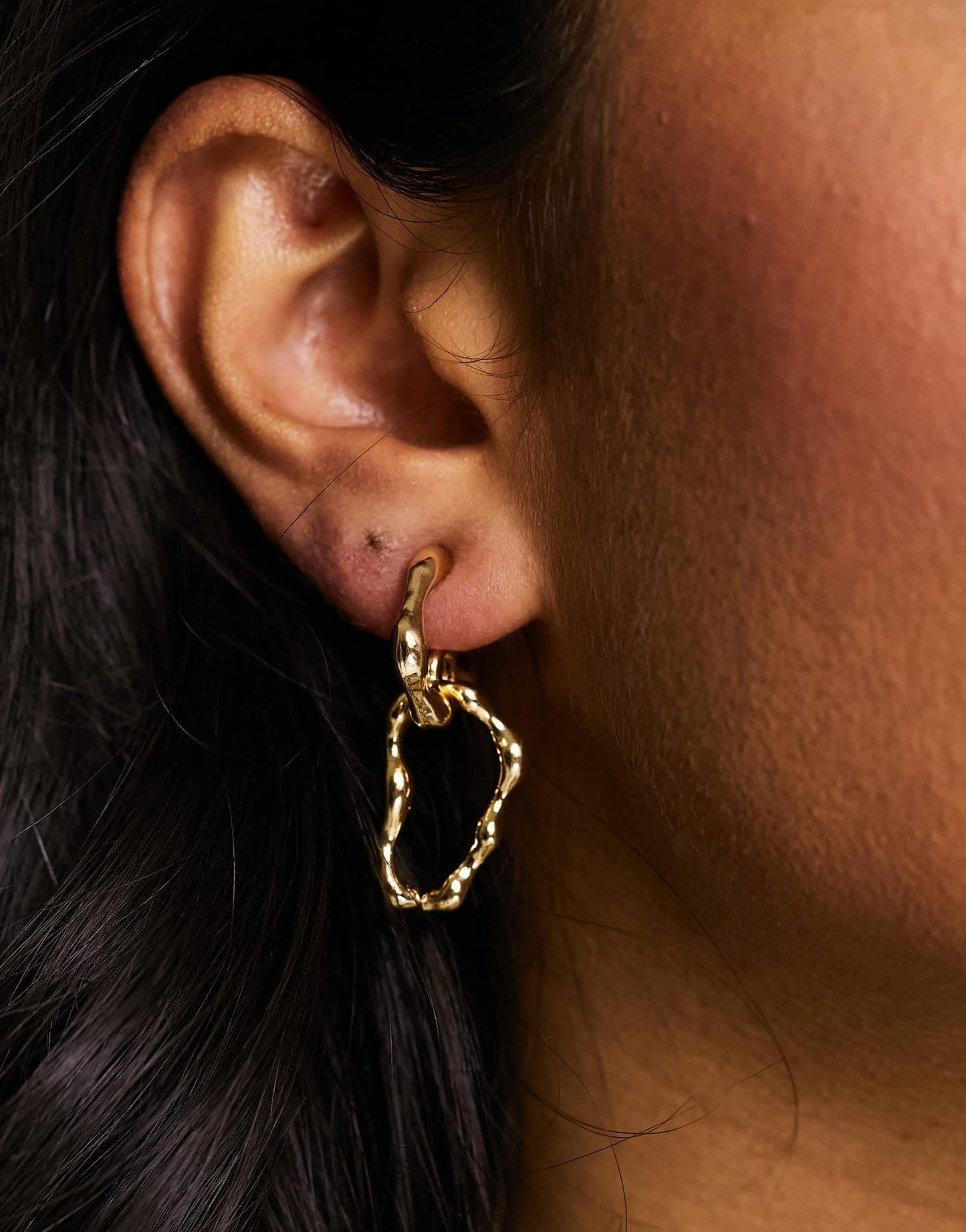 DesignB London molten metal drop earrings in gold - ASOS Sample Sale EU Store
