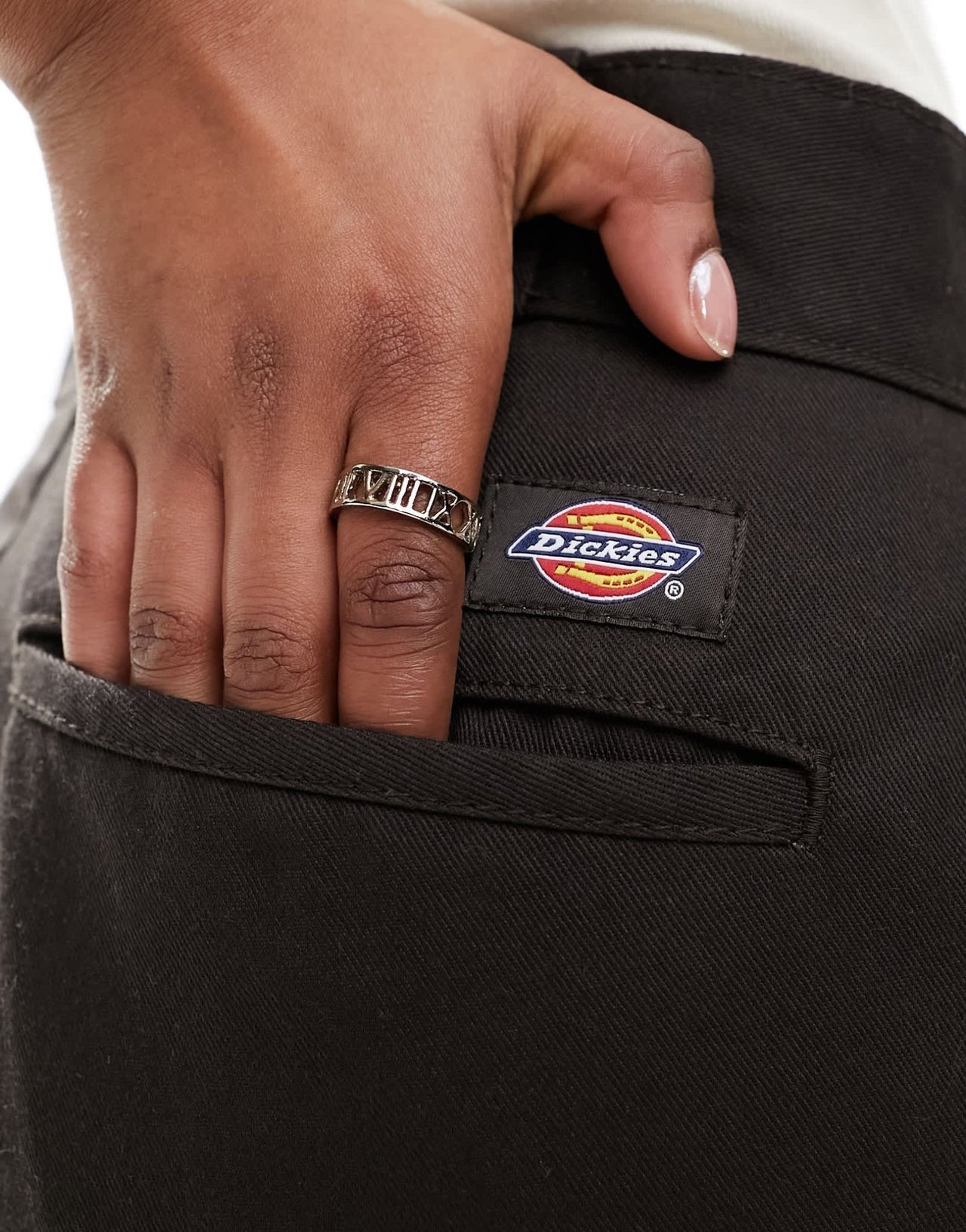Dickies elizaville mid rise straight leg trousers in dark brown - ASOS Sample Sale EU Store