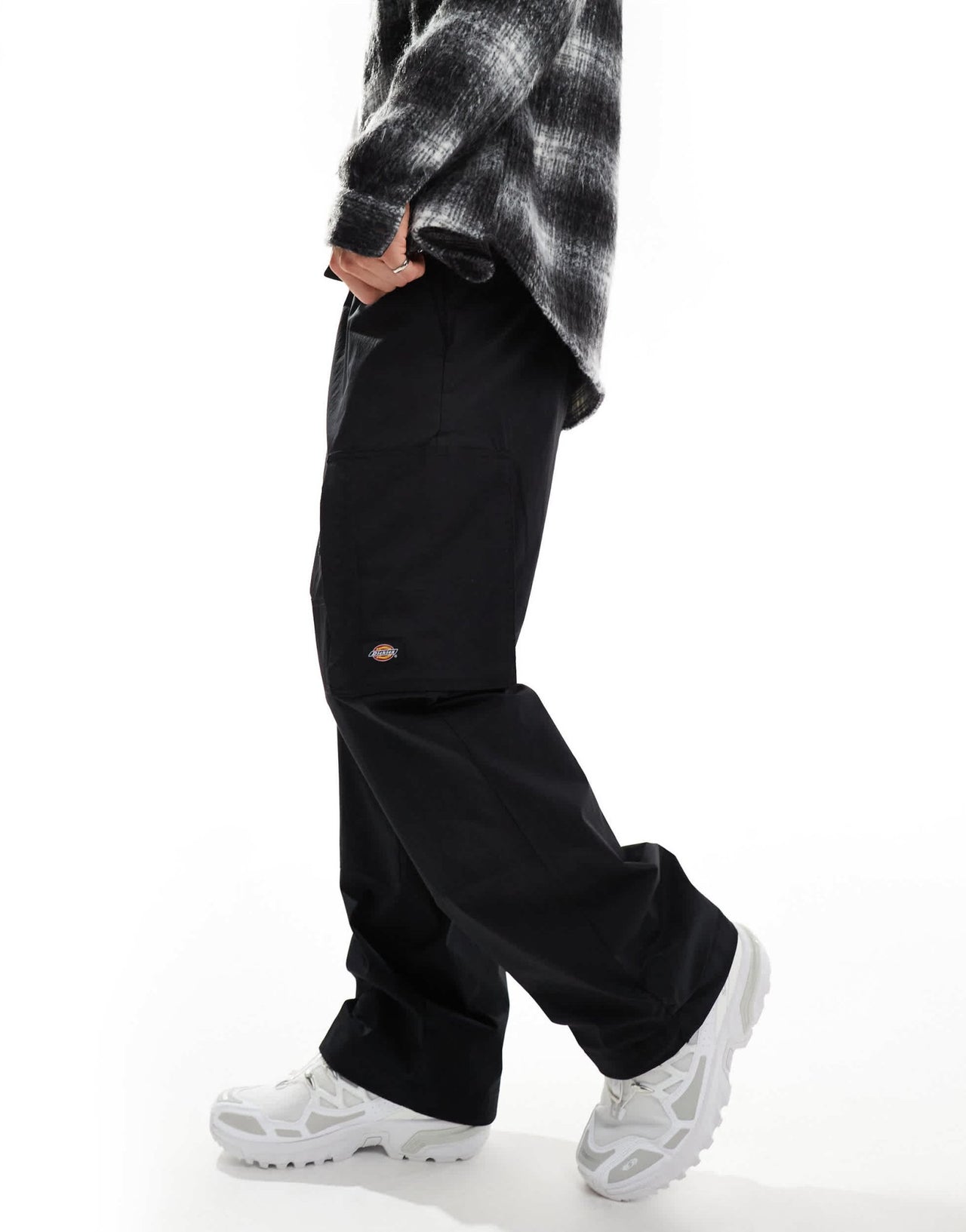 Dickies seasonal utility cargo trousers in black - ASOS Sample Sale EU Store