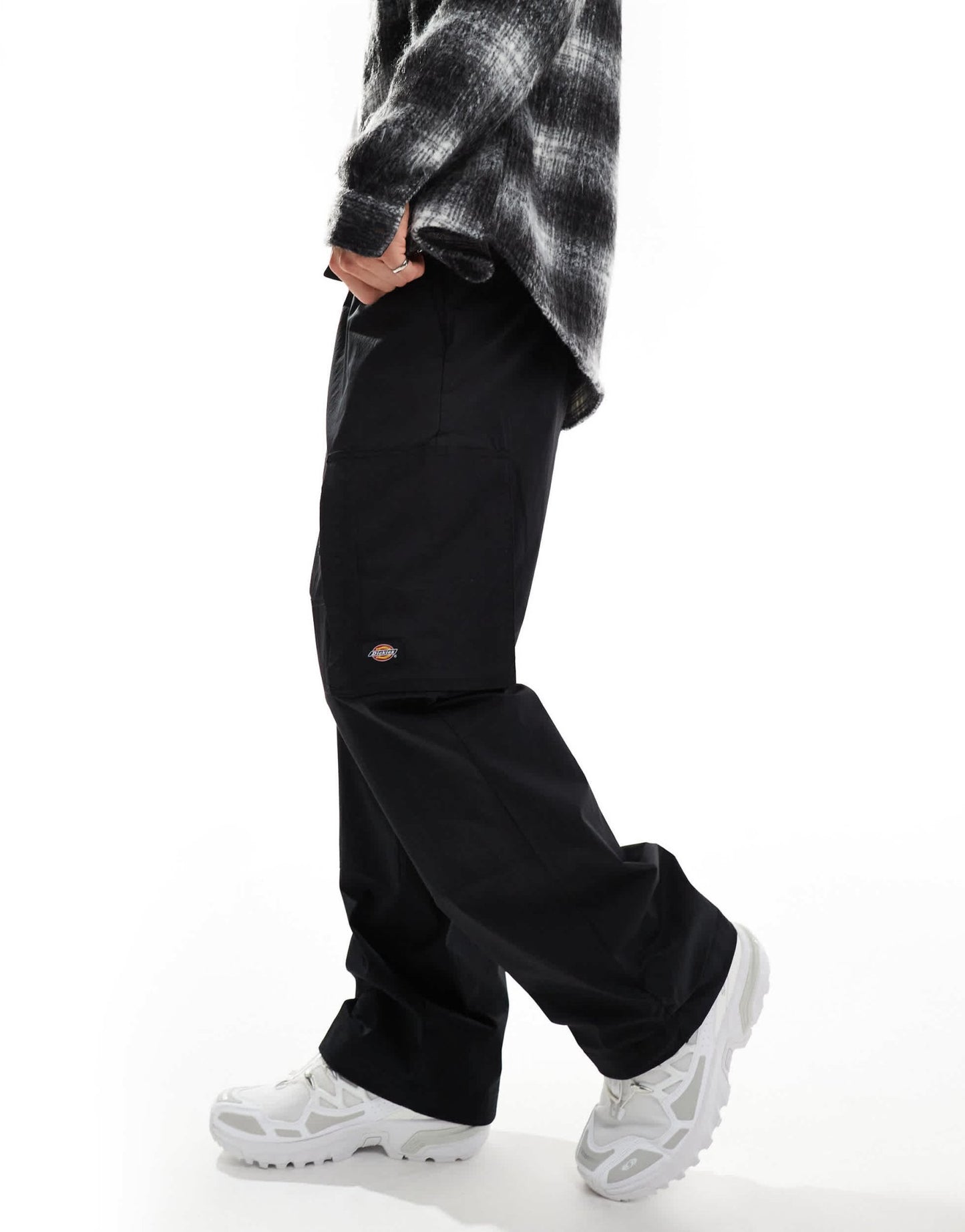 Dickies seasonal utility cargo trousers in black - ASOS Sample Sale EU Store