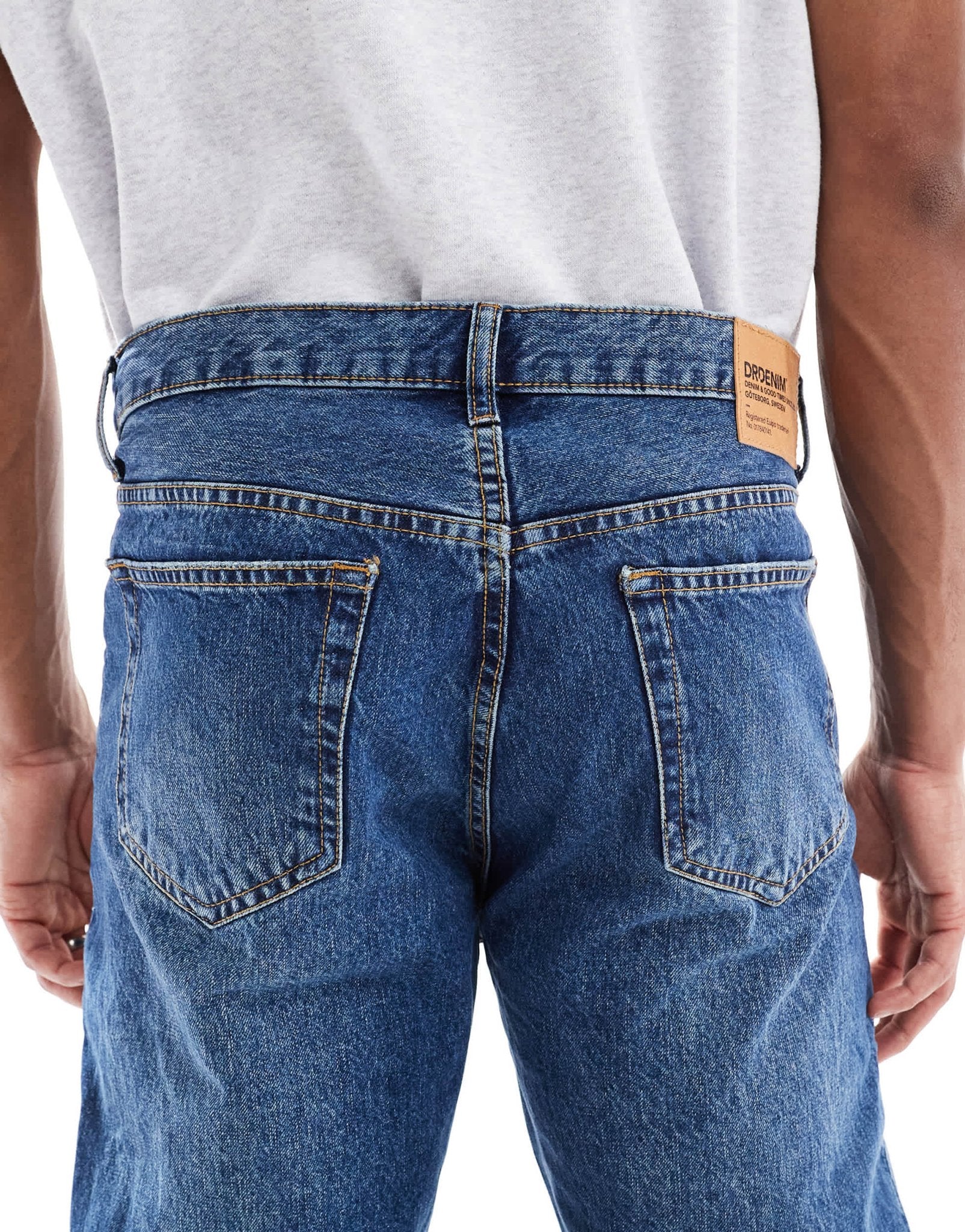 Dr Denim Dash regular fit straight leg in stray mid used - ASOS Sample Sale EU Store