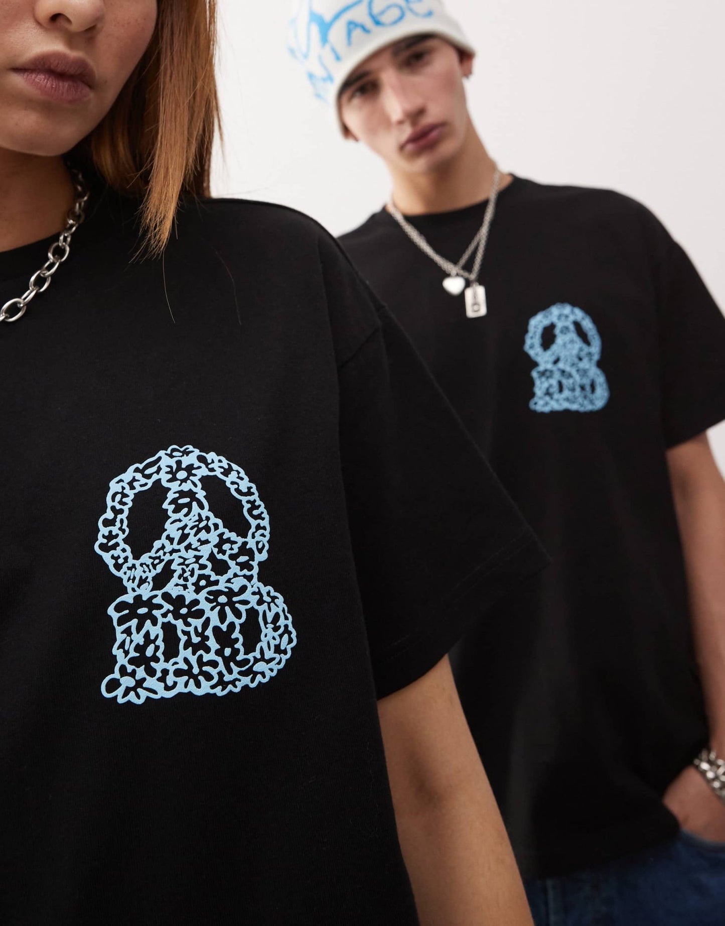 Dr Denim unisex Trooper relaxed fit t-shirt with front DD peace graphic in black - ASOS Sample Sale EU Store