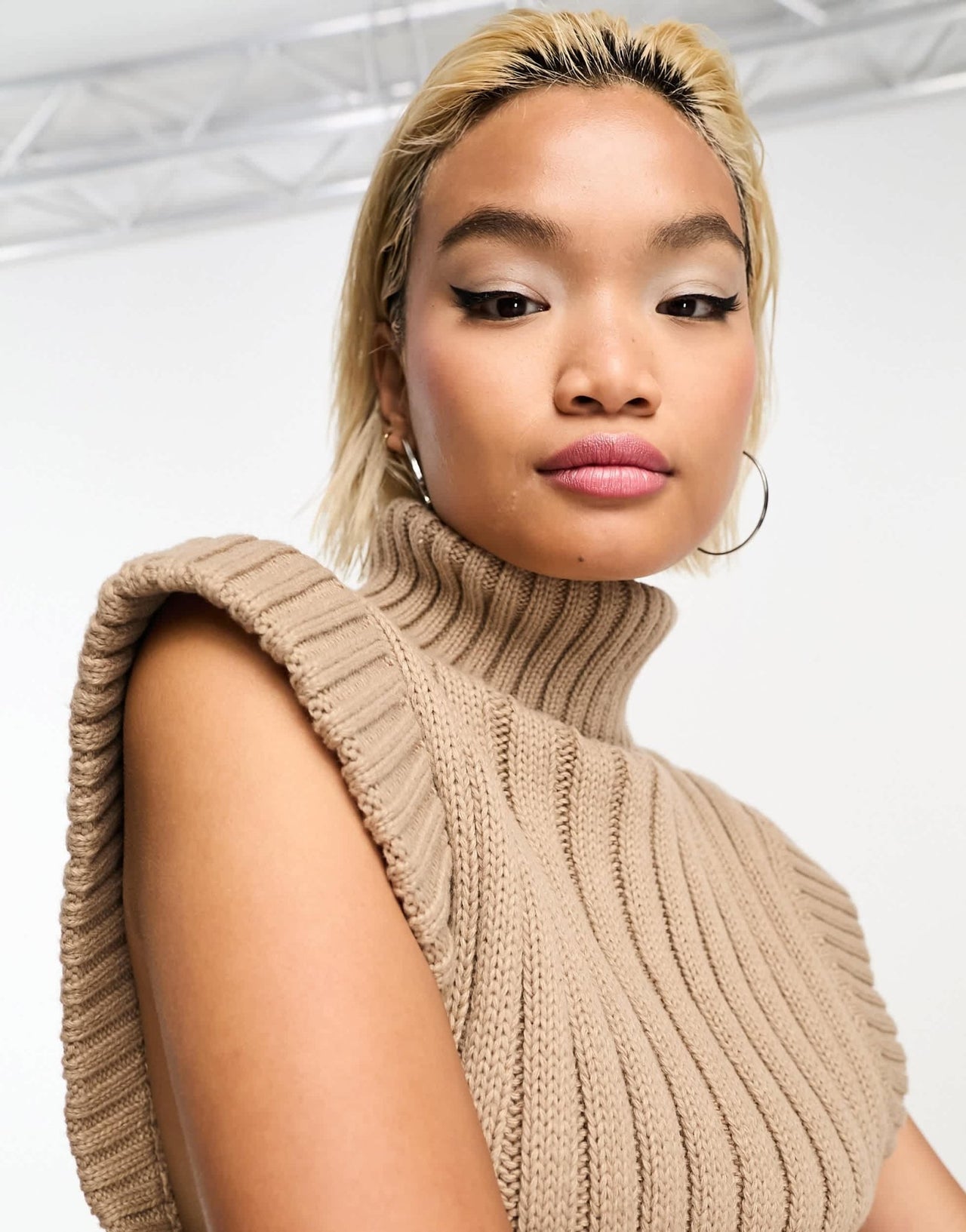 Emory Park sleeveless ribbed roll neck jumper in latte - ASOS Sample Sale EU Store