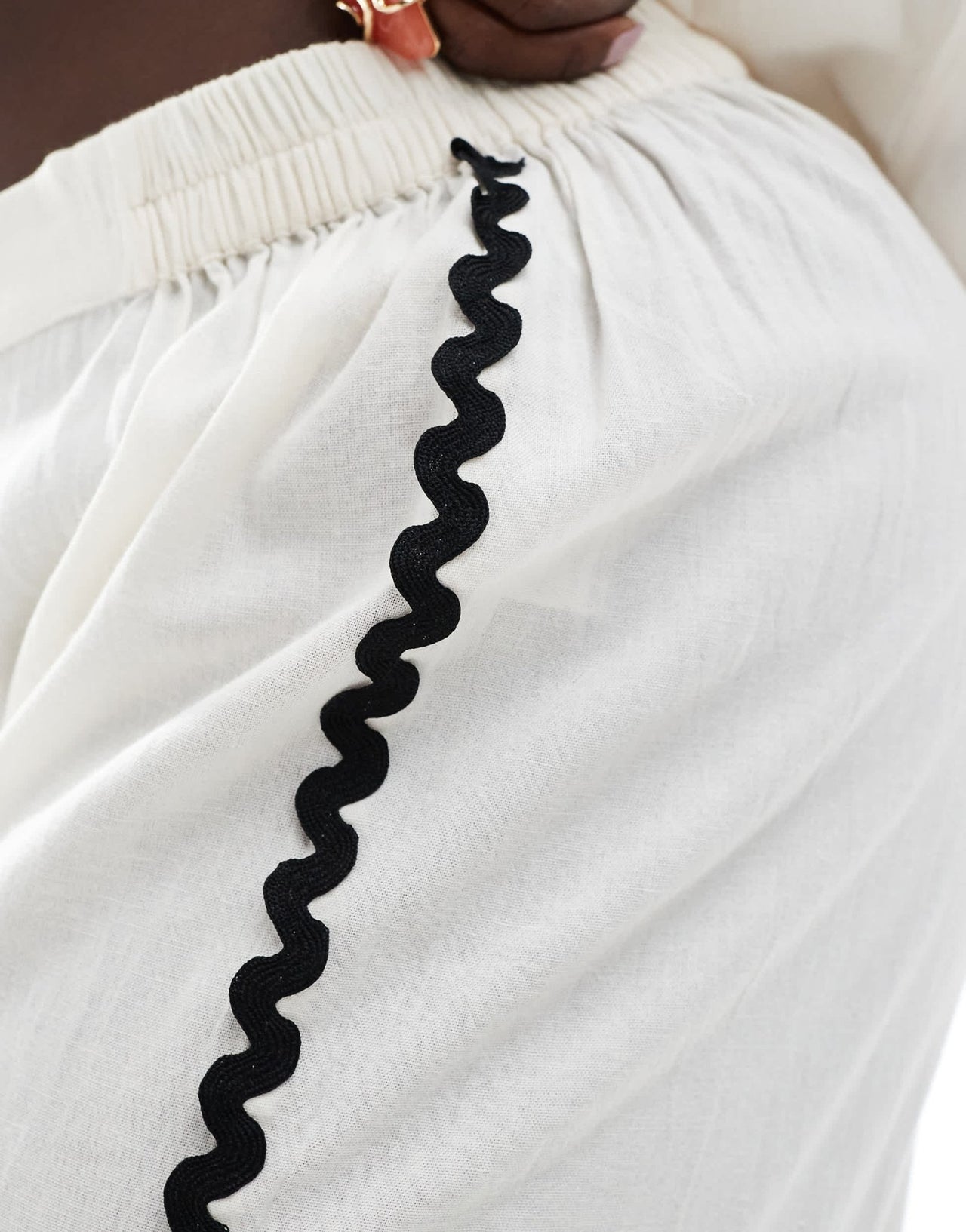 Esmee Curve Exclusive ric rac beach trouser co - ord in white - ASOS Sample Sale EU Store