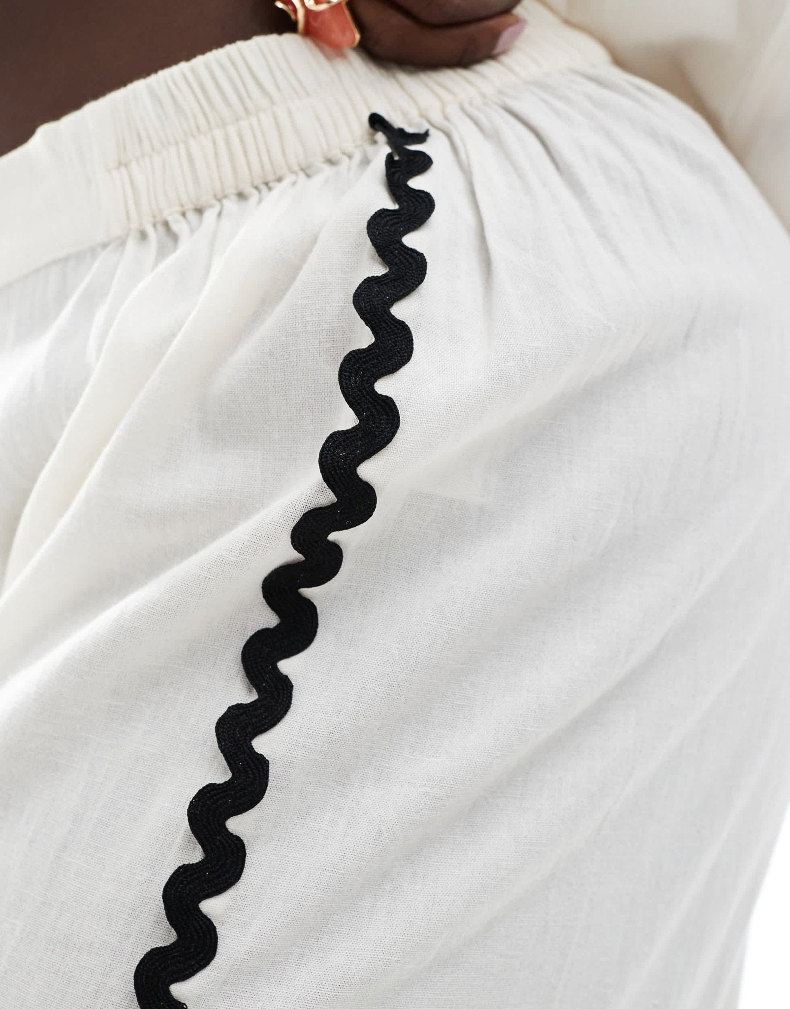Esmee Curve Exclusive ric rac beach trouser co - ord in white - ASOS Sample Sale EU Store