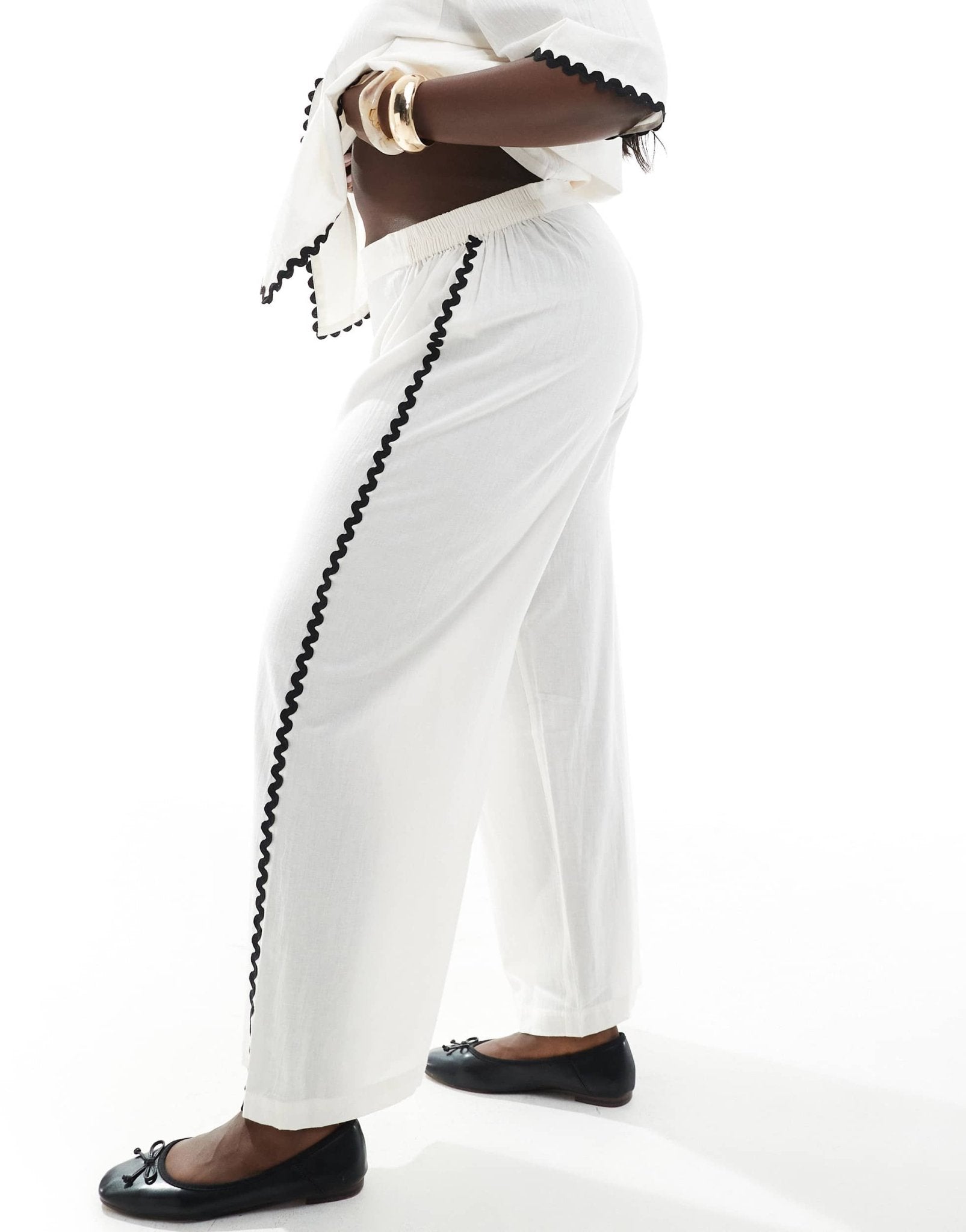 Esmee Curve Exclusive ric rac beach trouser co - ord in white - ASOS Sample Sale EU Store